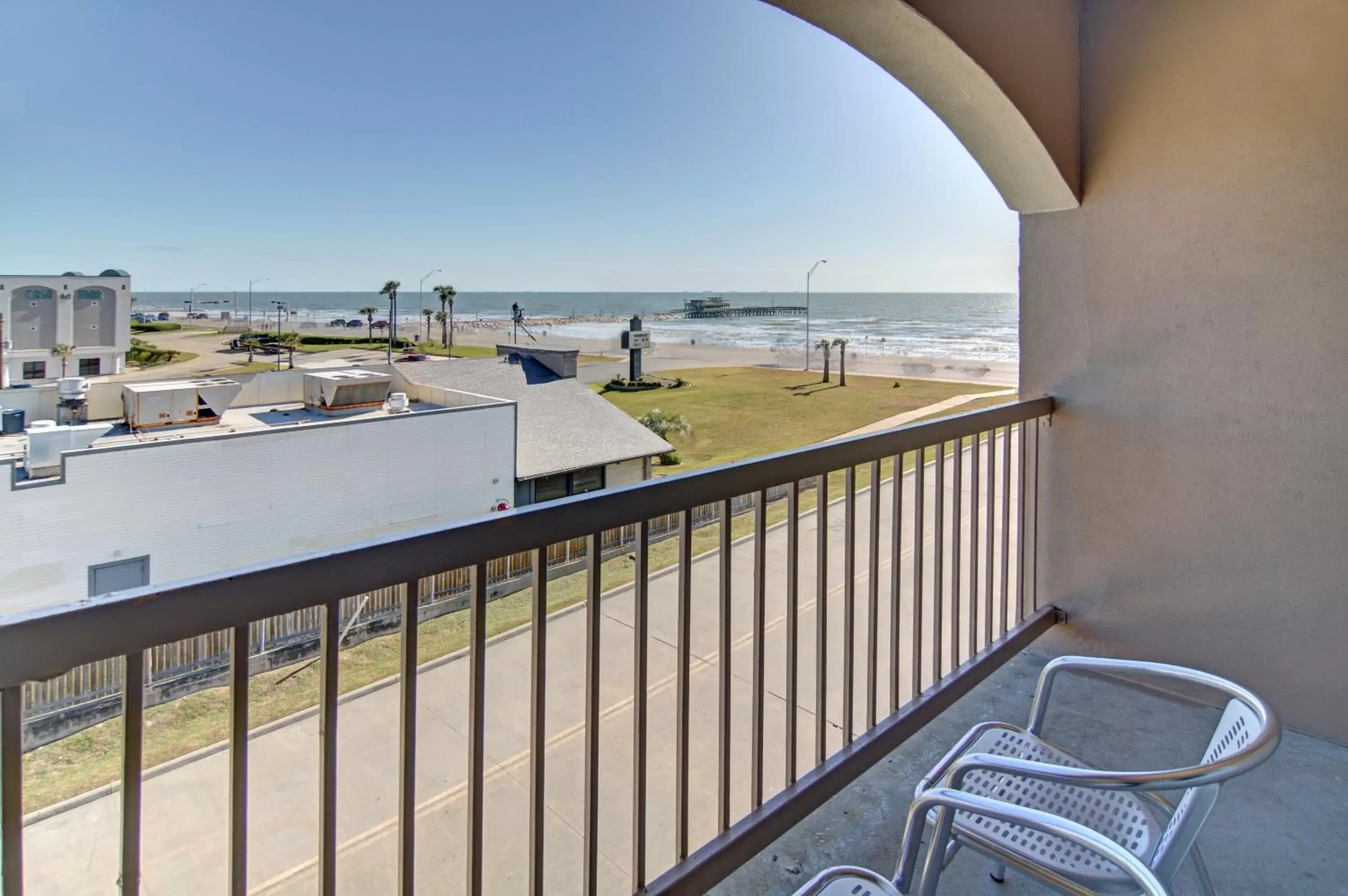 View (from property/room), Balcony/Terrace in Comfort Inn & Suites Beachfront