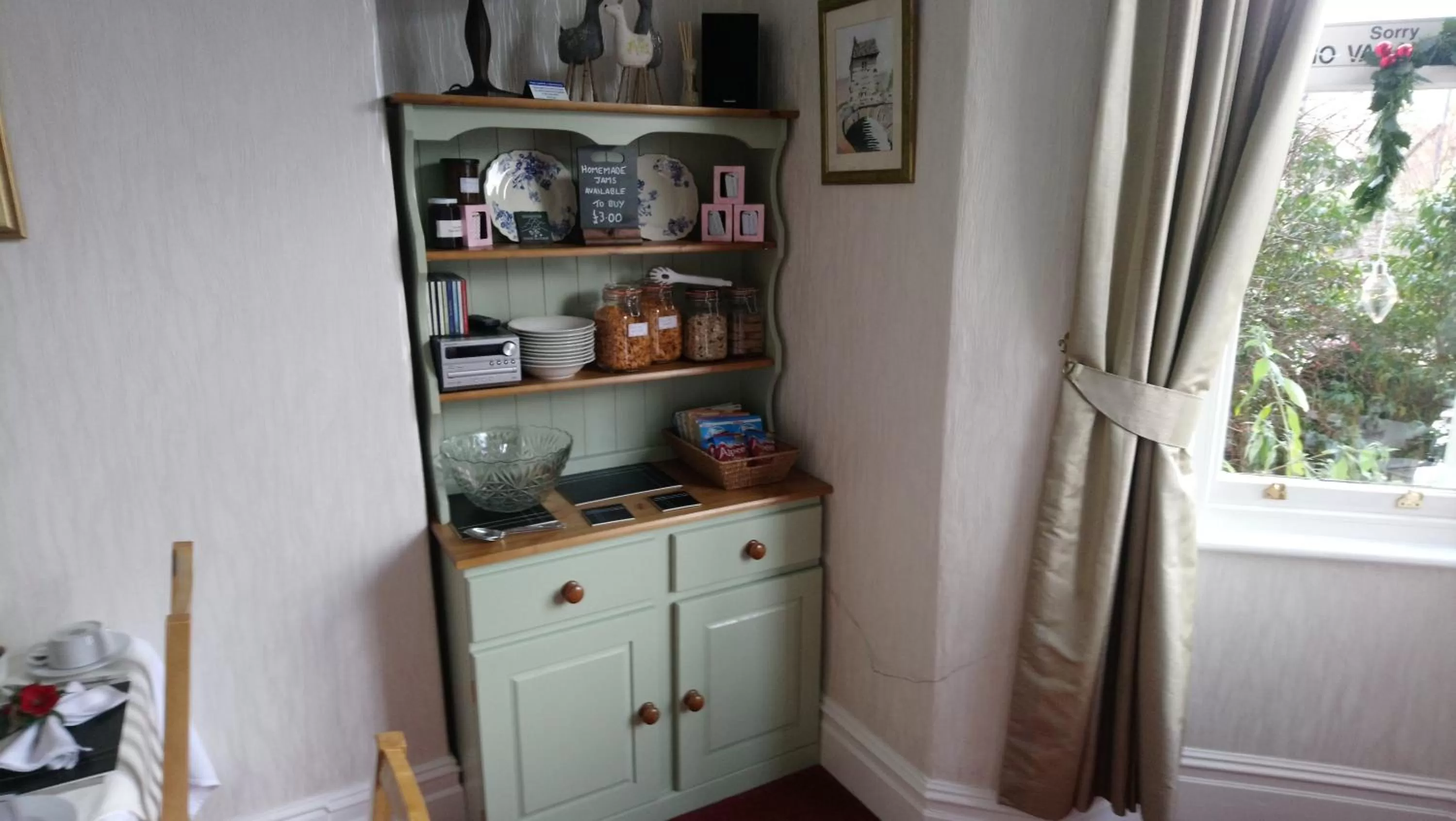 Kitchen/Kitchenette in Eden Green Guest House