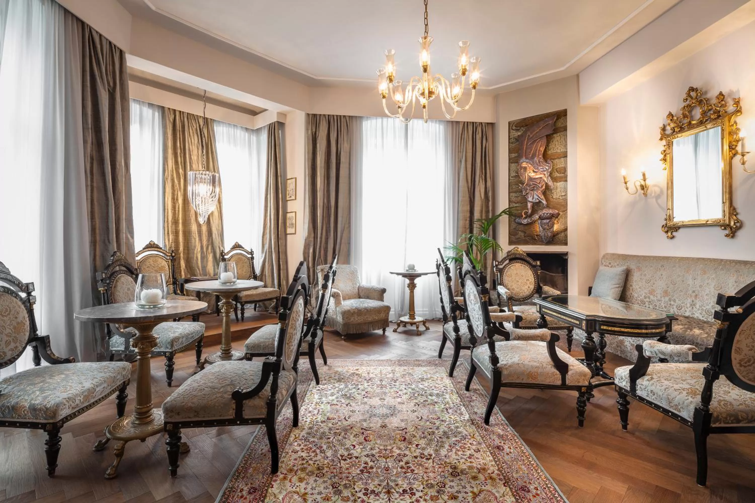 Communal lounge/ TV room in Hotel Europa Splendid