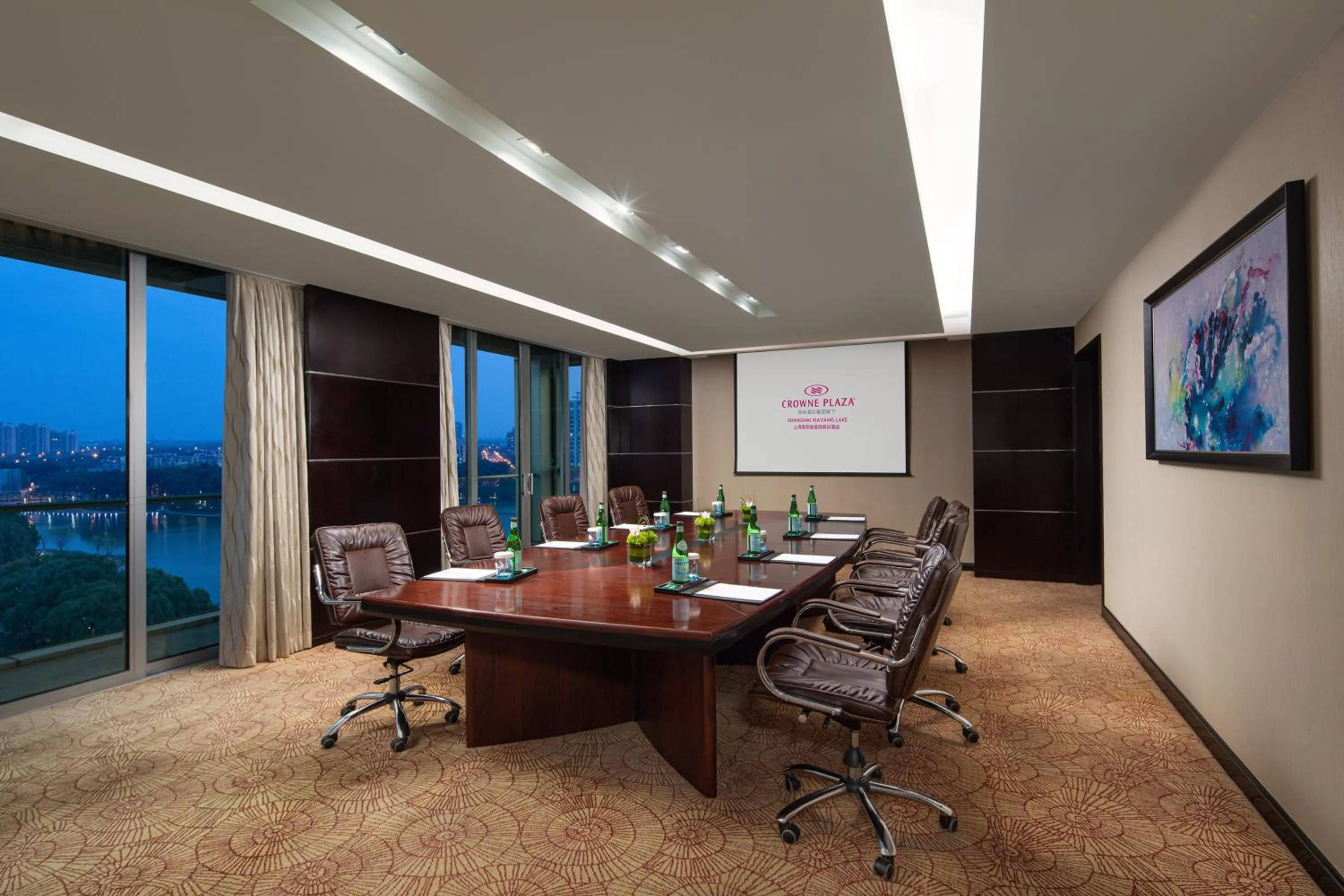 Meeting/conference room in Crowne Plaza Shanghai Xiayang Lake by IHG