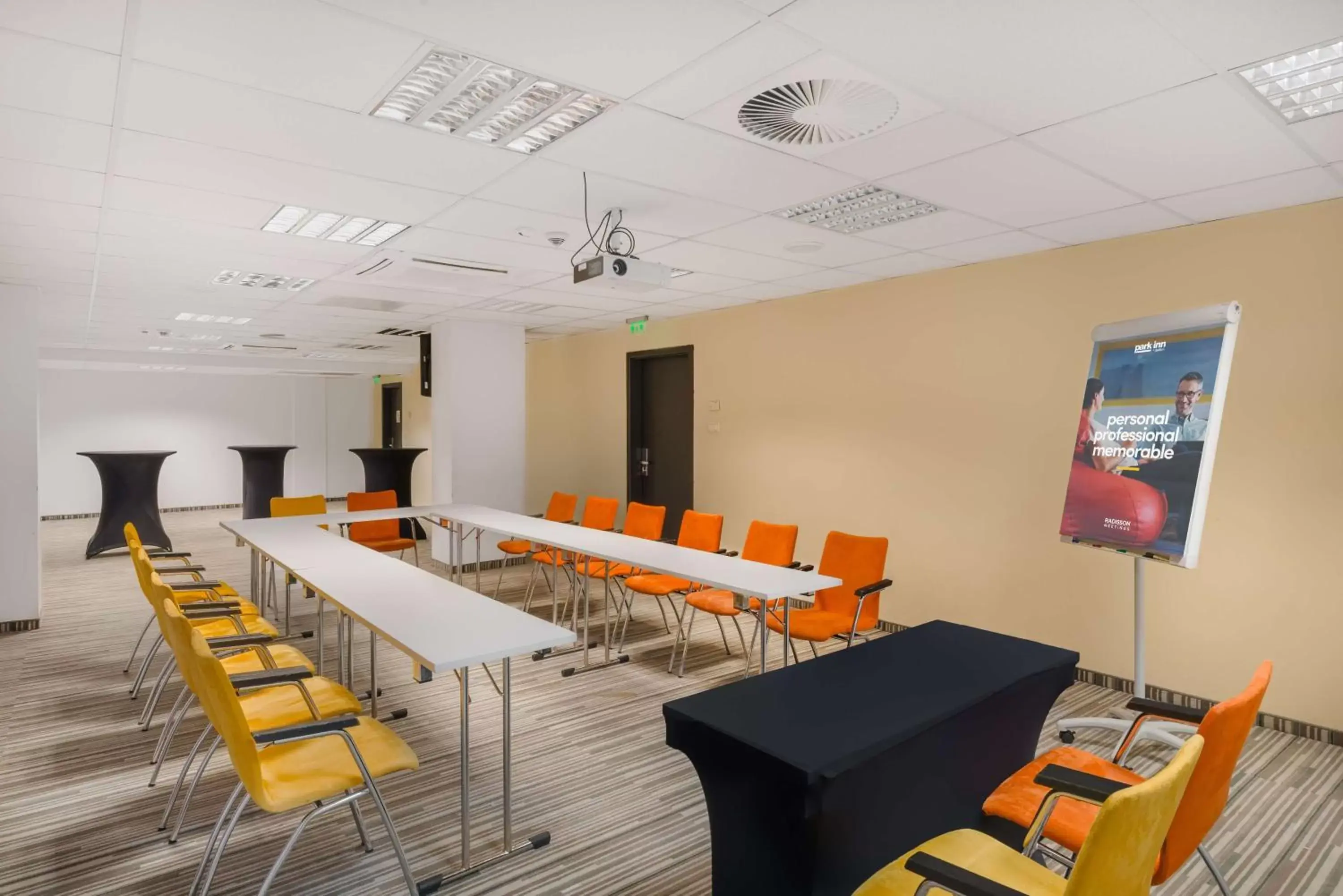 Meeting/conference room in Park Inn By Radisson Budapest