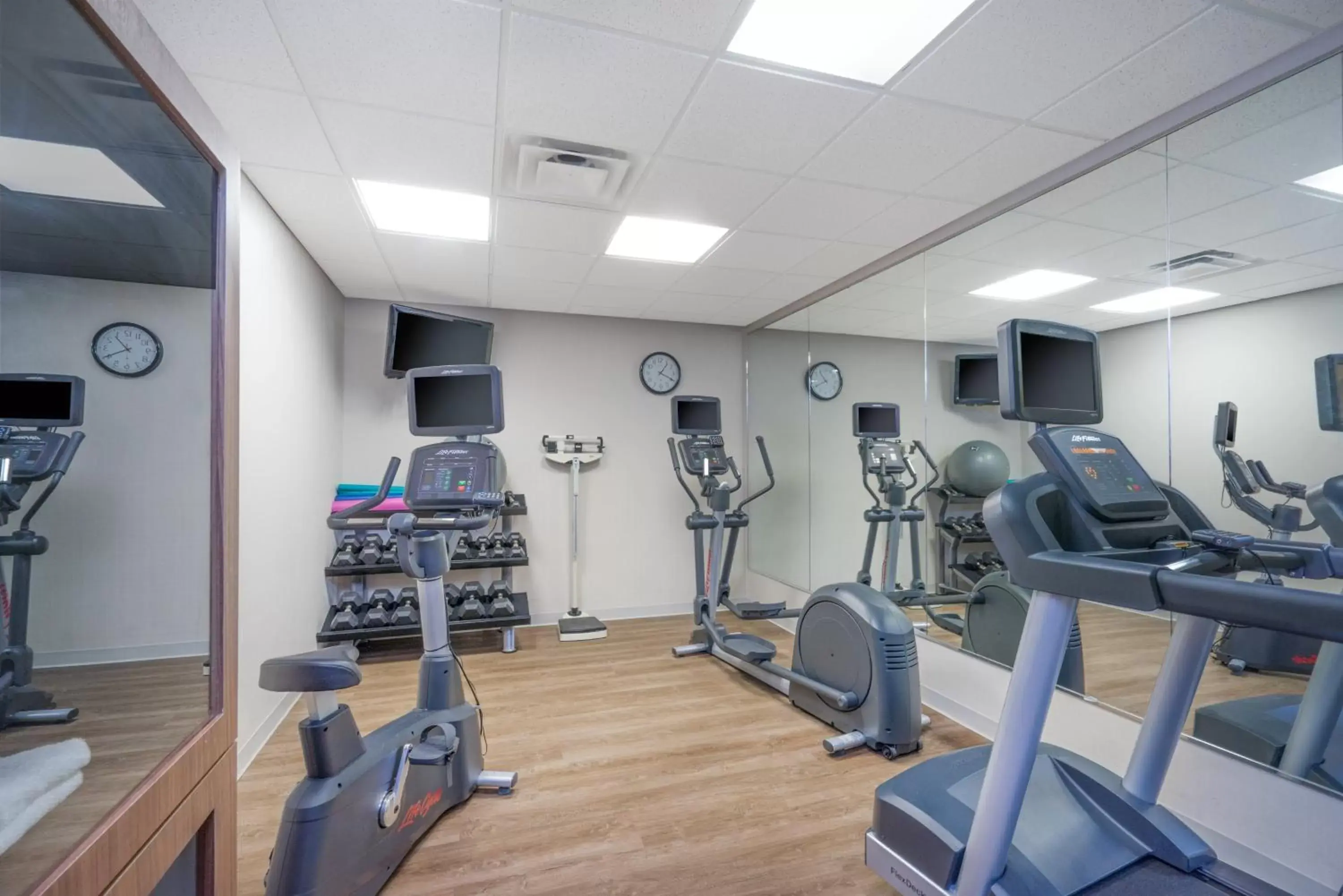 Fitness centre/facilities, Fitness Center/Facilities in Holiday Inn Express Hotel & Suites Frankfort, an IHG Hotel