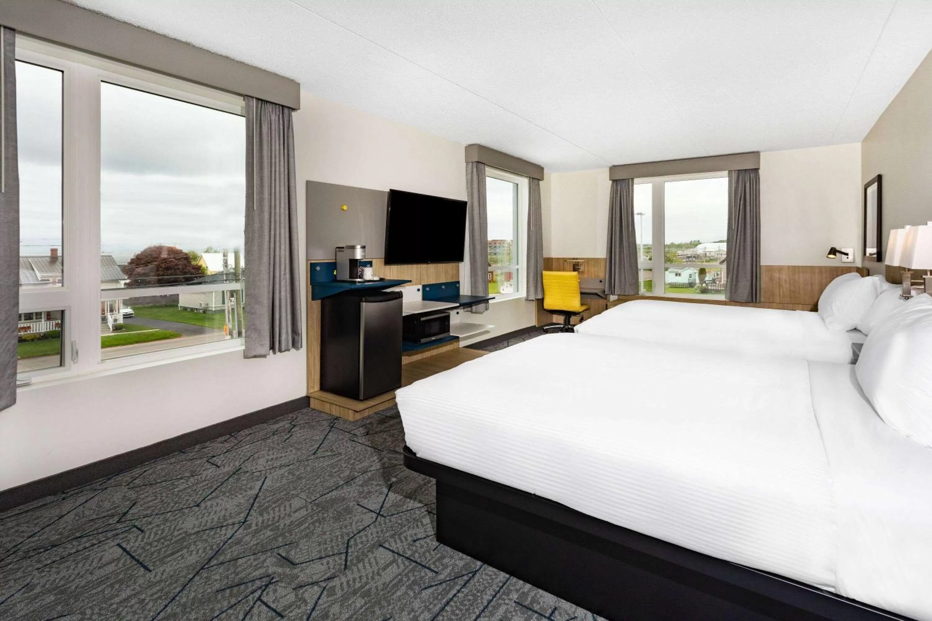 Photo of the whole room, Bed in Microtel Inn & Suites by Wyndham Summerside