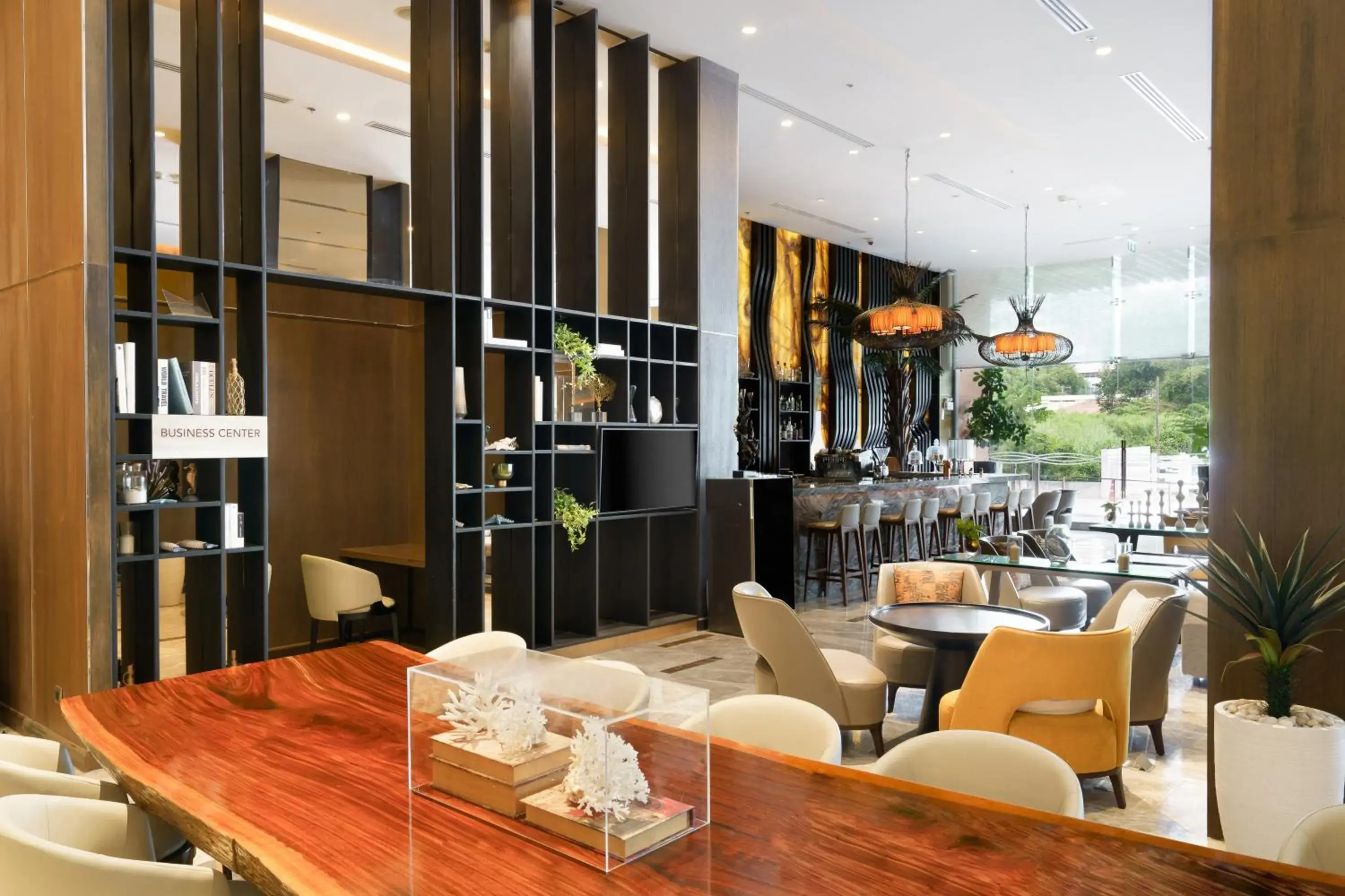 Lounge or bar, Restaurant/Places to Eat in Courtyard by Marriott North Pattaya