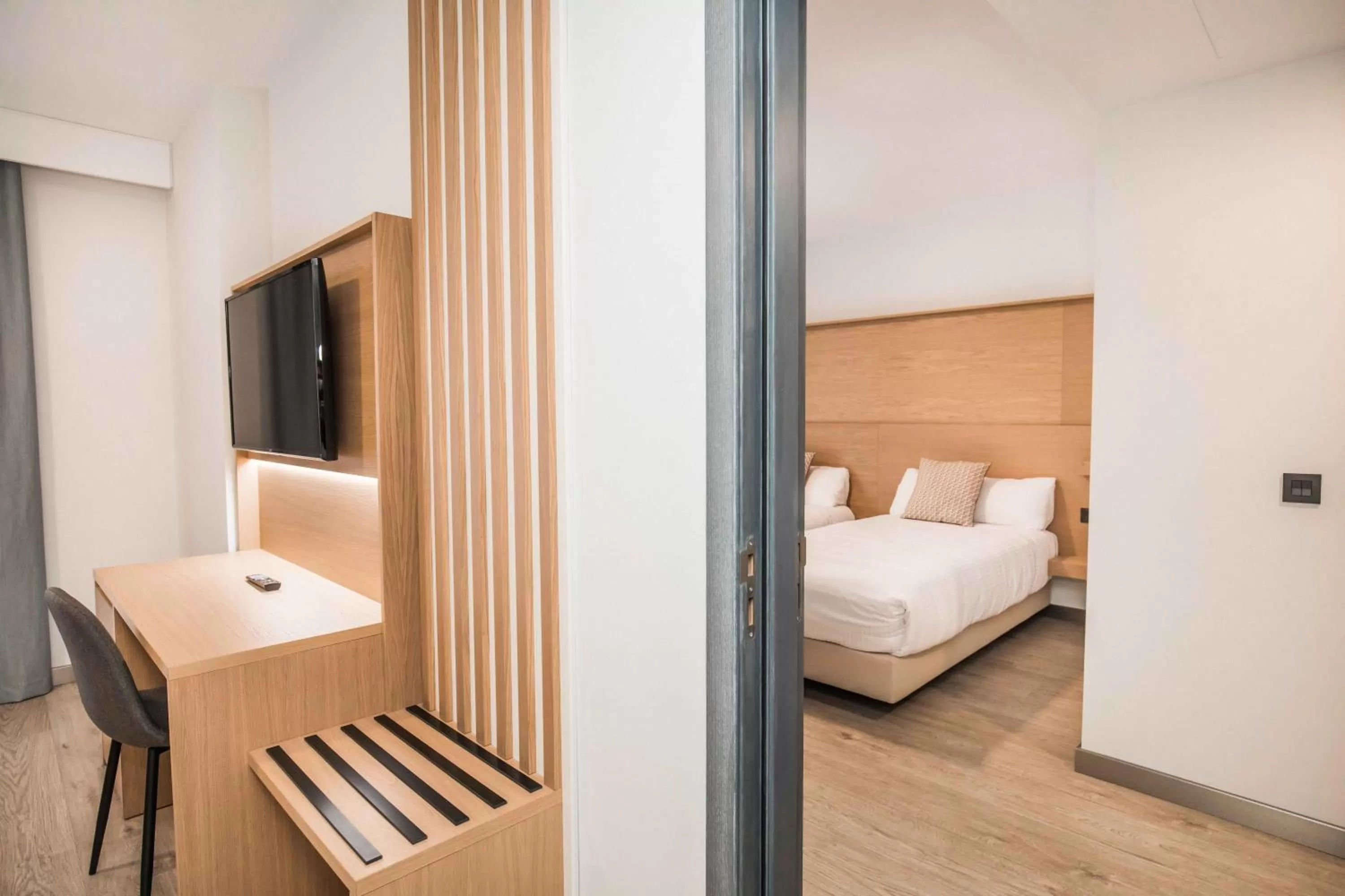 TV and multimedia, Bed in Hotel Ciudad De Ávila