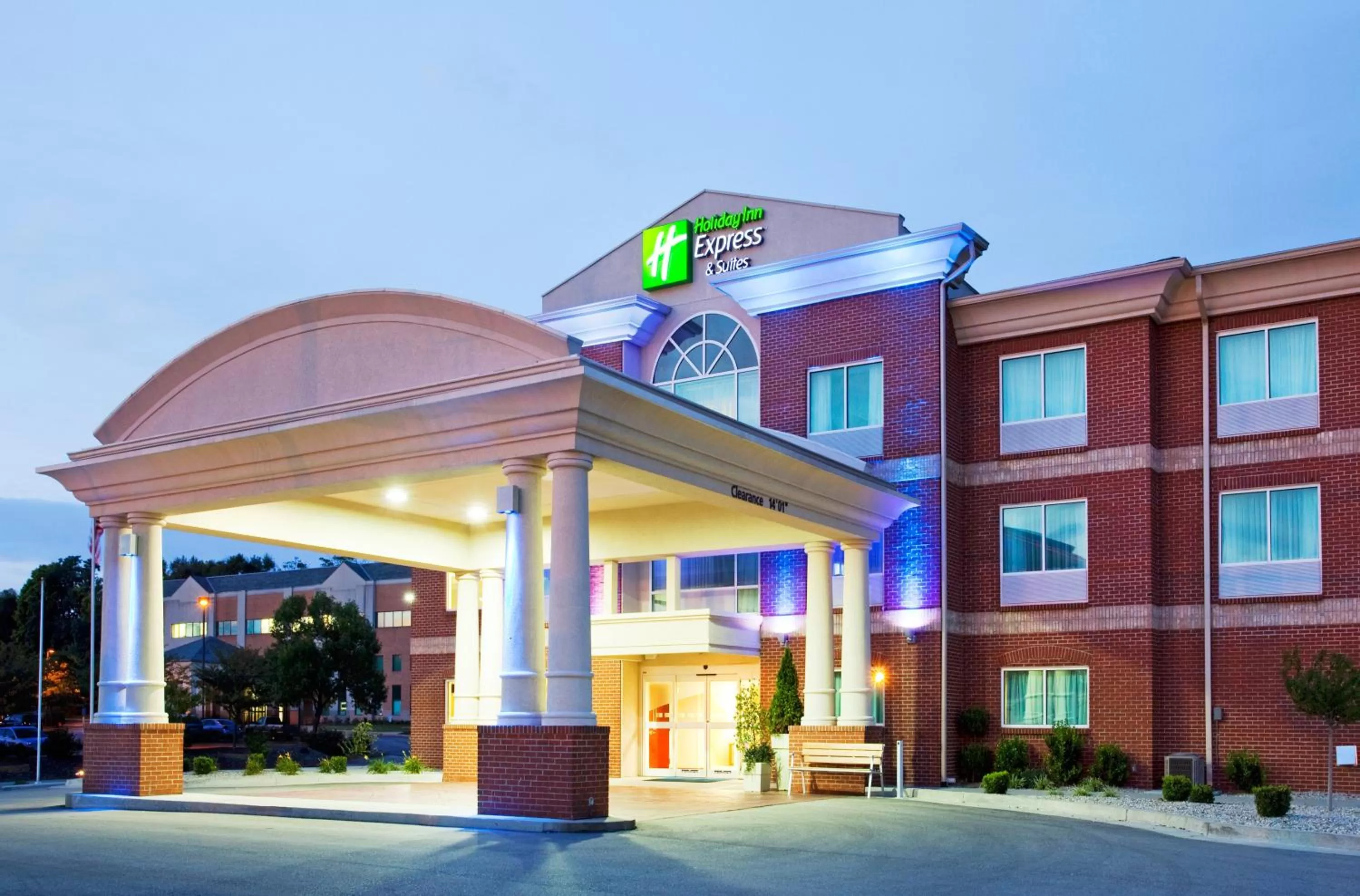 Property building in Holiday Inn Express Hotel & Suites Cincinnati Southeast Newport, an IHG Hotel