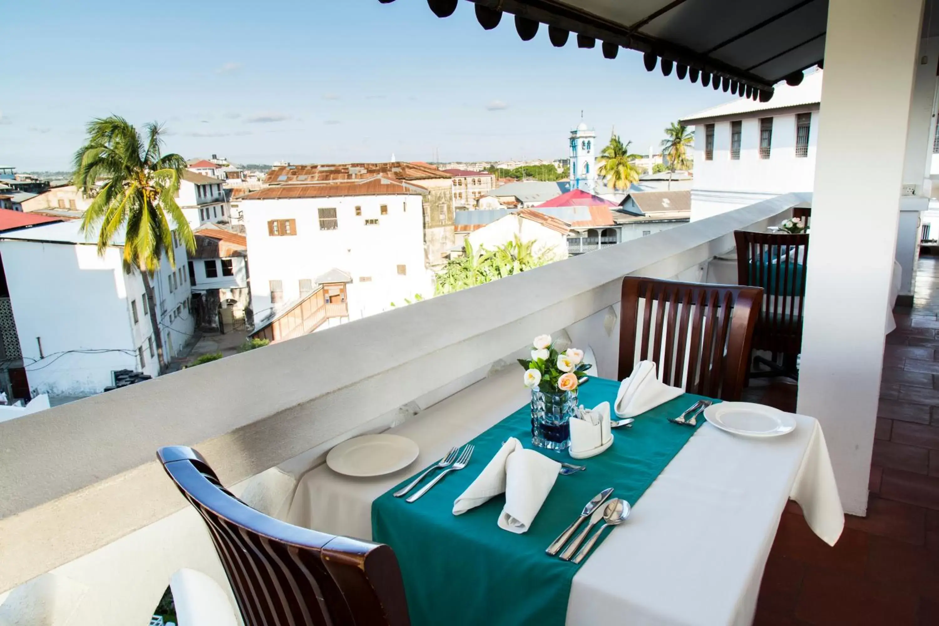 Food and drinks, Balcony/Terrace in Maru Maru Hotel