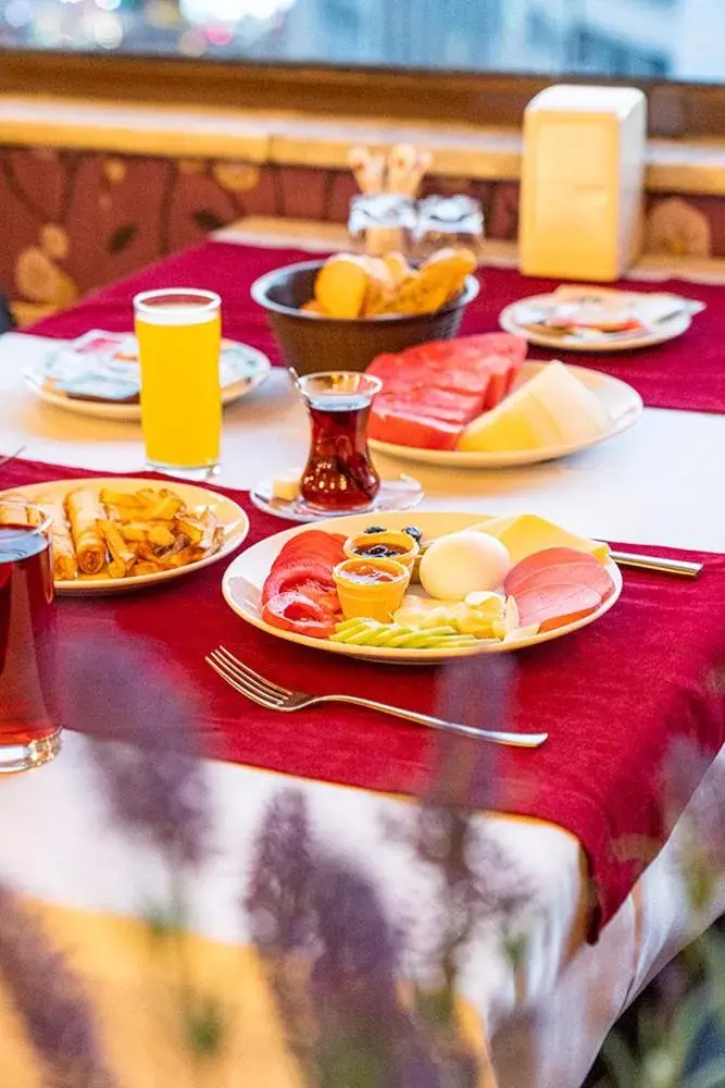 Buffet breakfast in Pamuk City Hotel