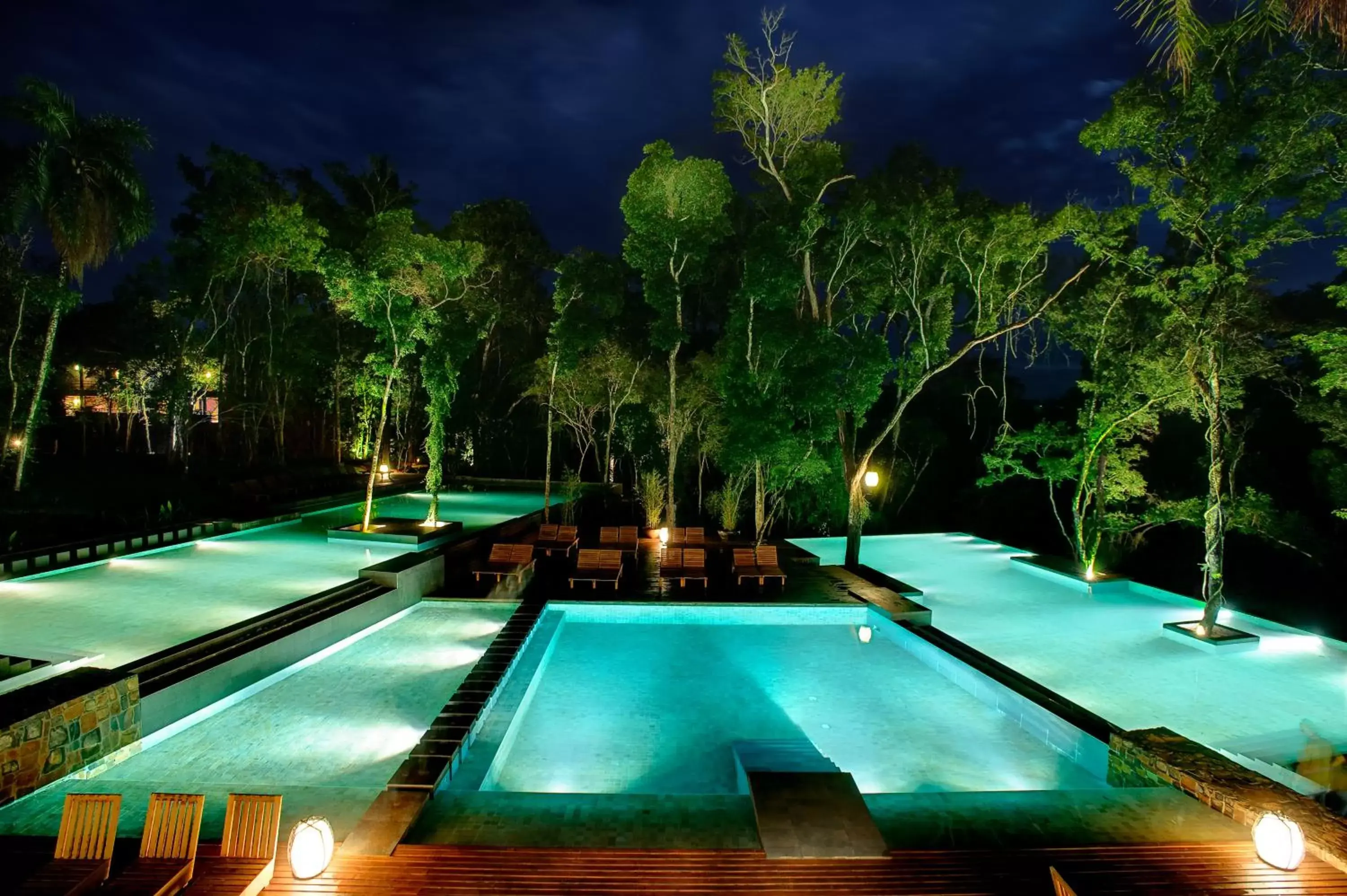 Swimming Pool in Loi Suites Iguazu Hotel