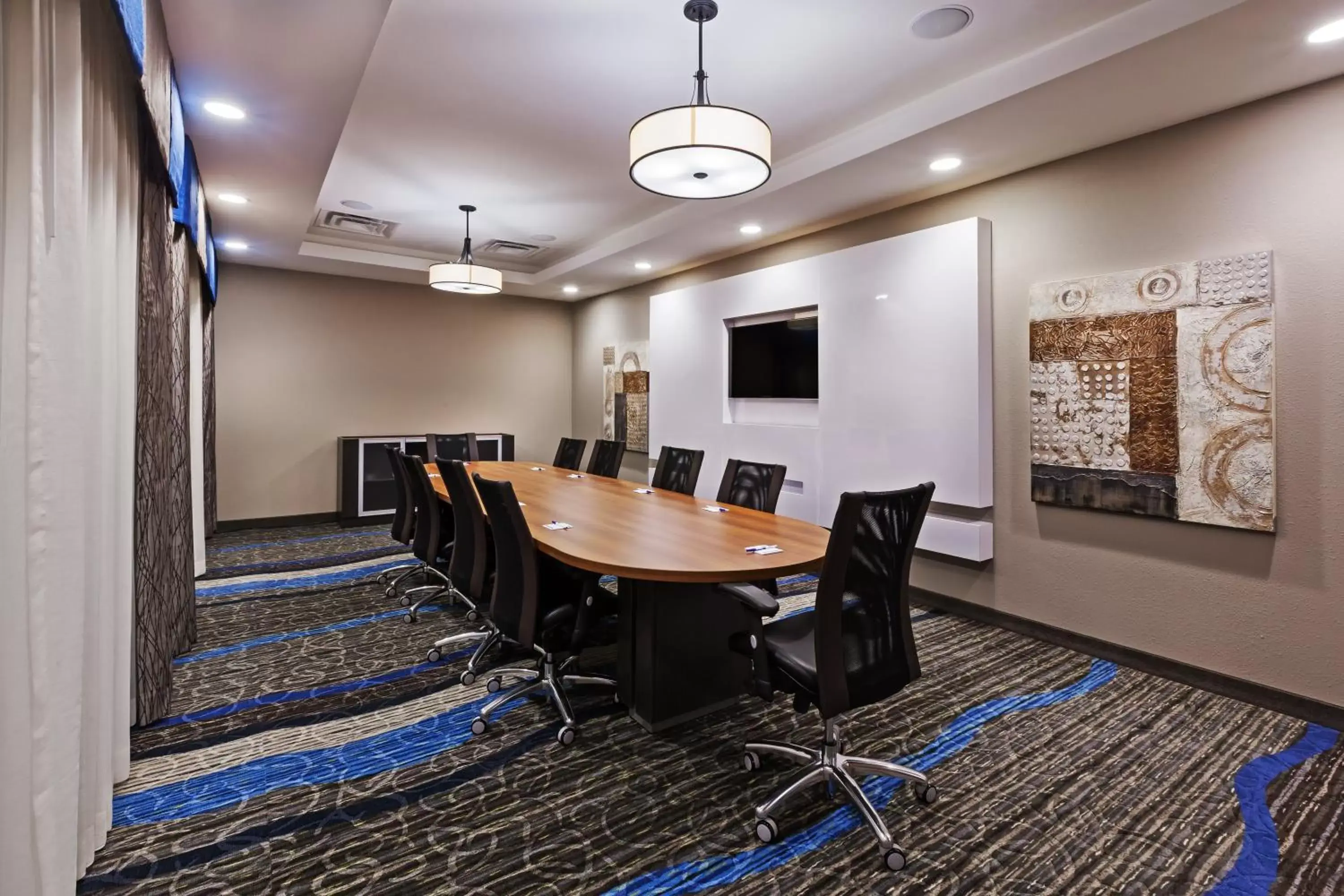 Meeting/conference room in Holiday Inn Express & Suites Glenpool, an IHG Hotel