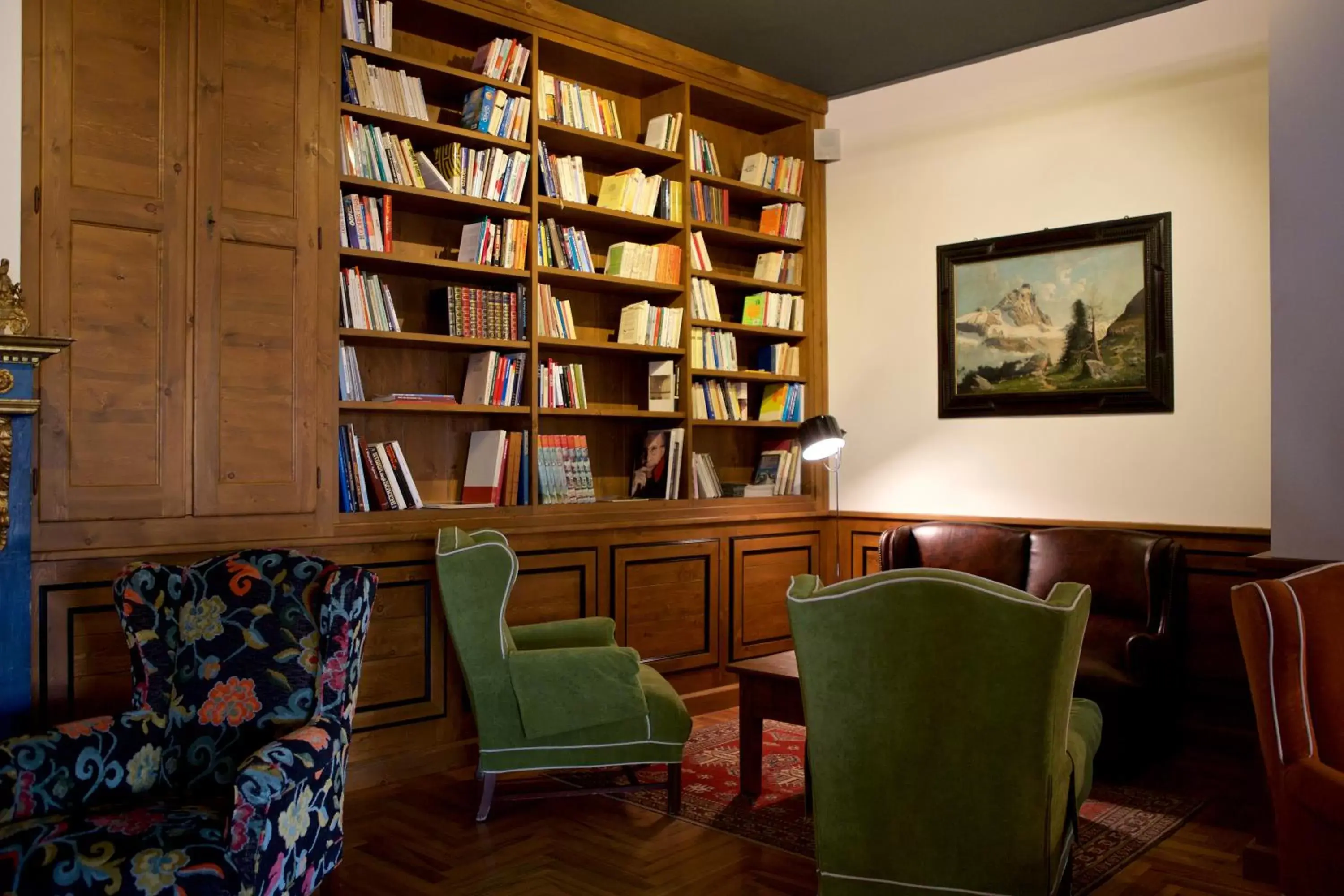 Library in Duca D'Aosta Hotel