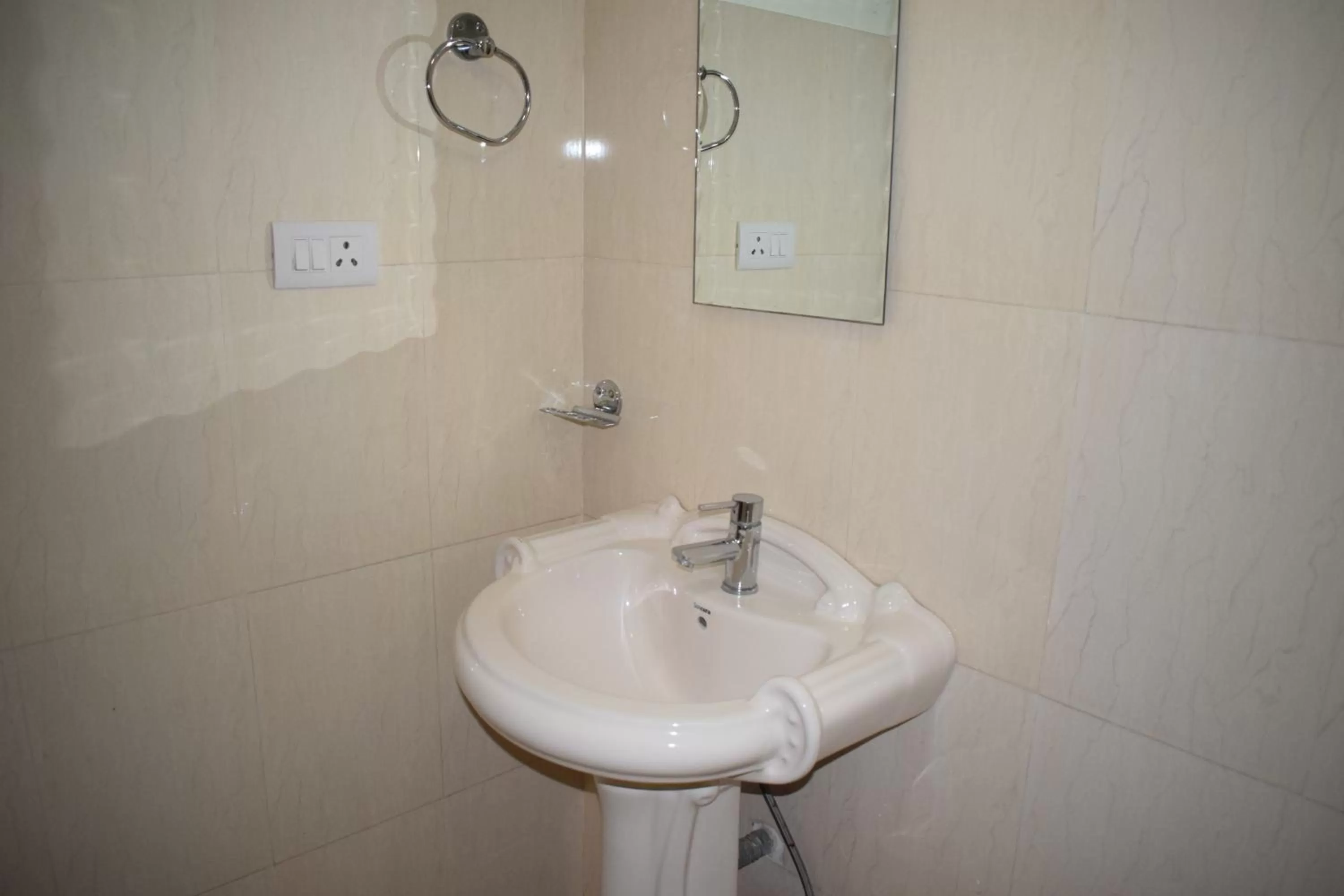 Shower in Hotel Yambu kathmandu