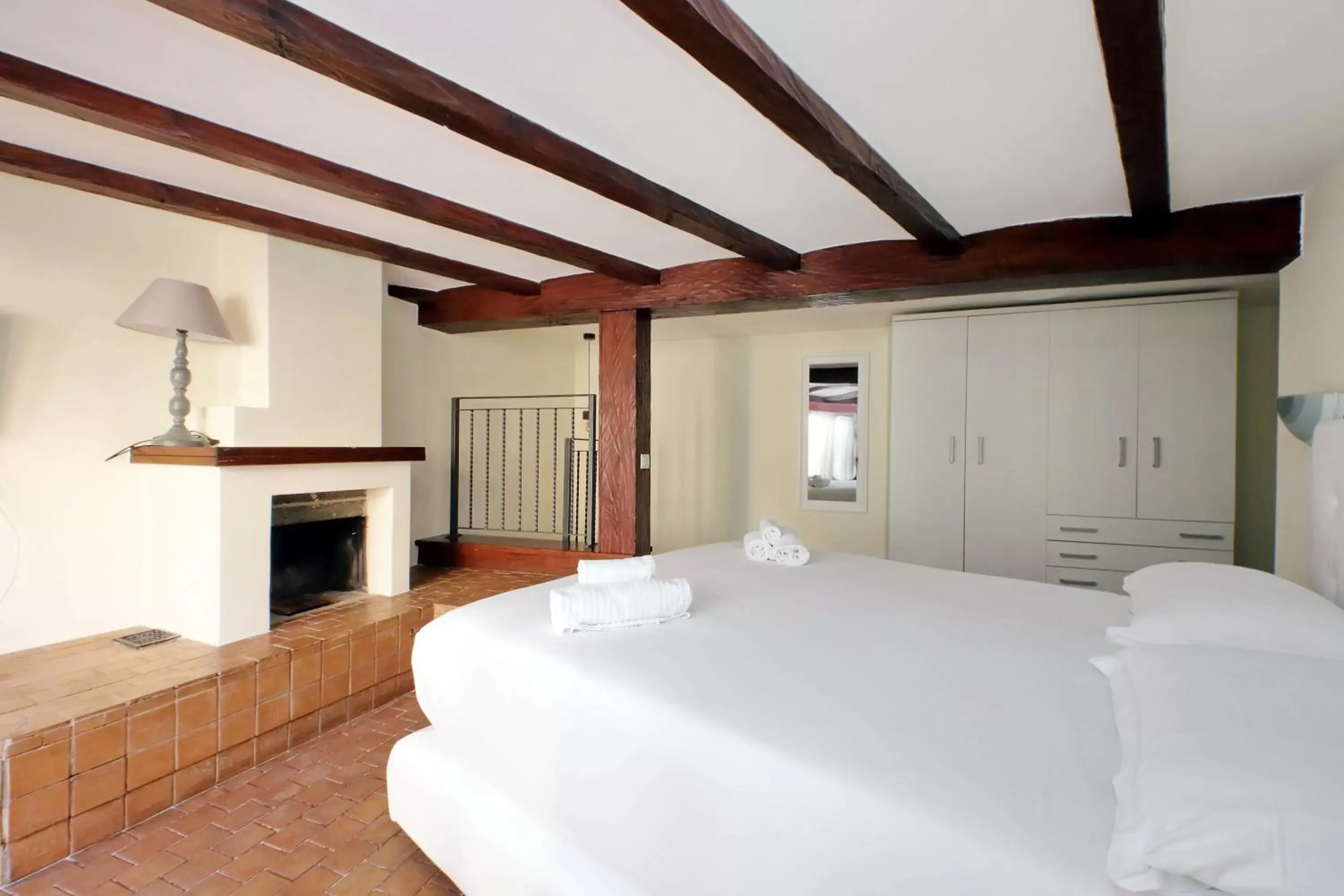 Bed in Trevi Rome Suite