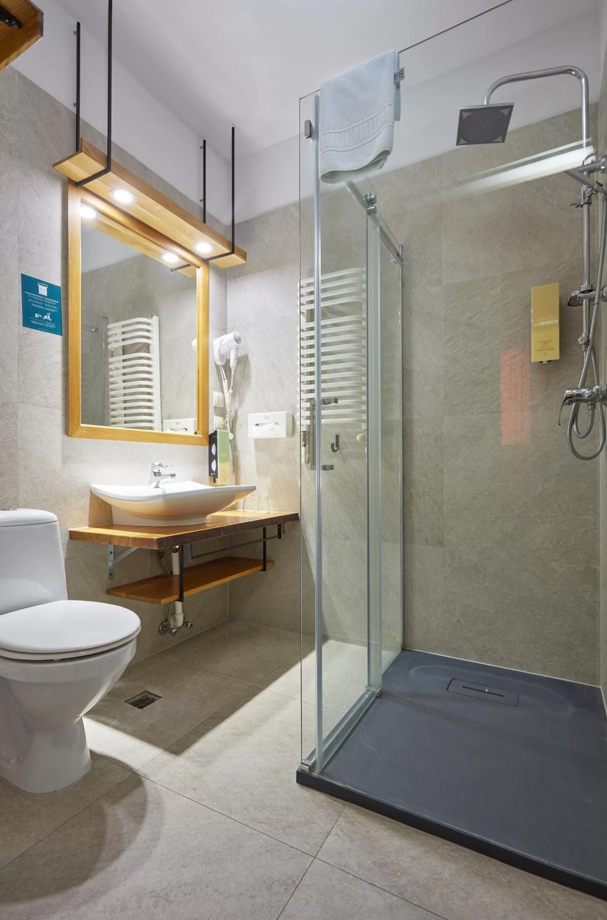 Shower in Hotel Batory