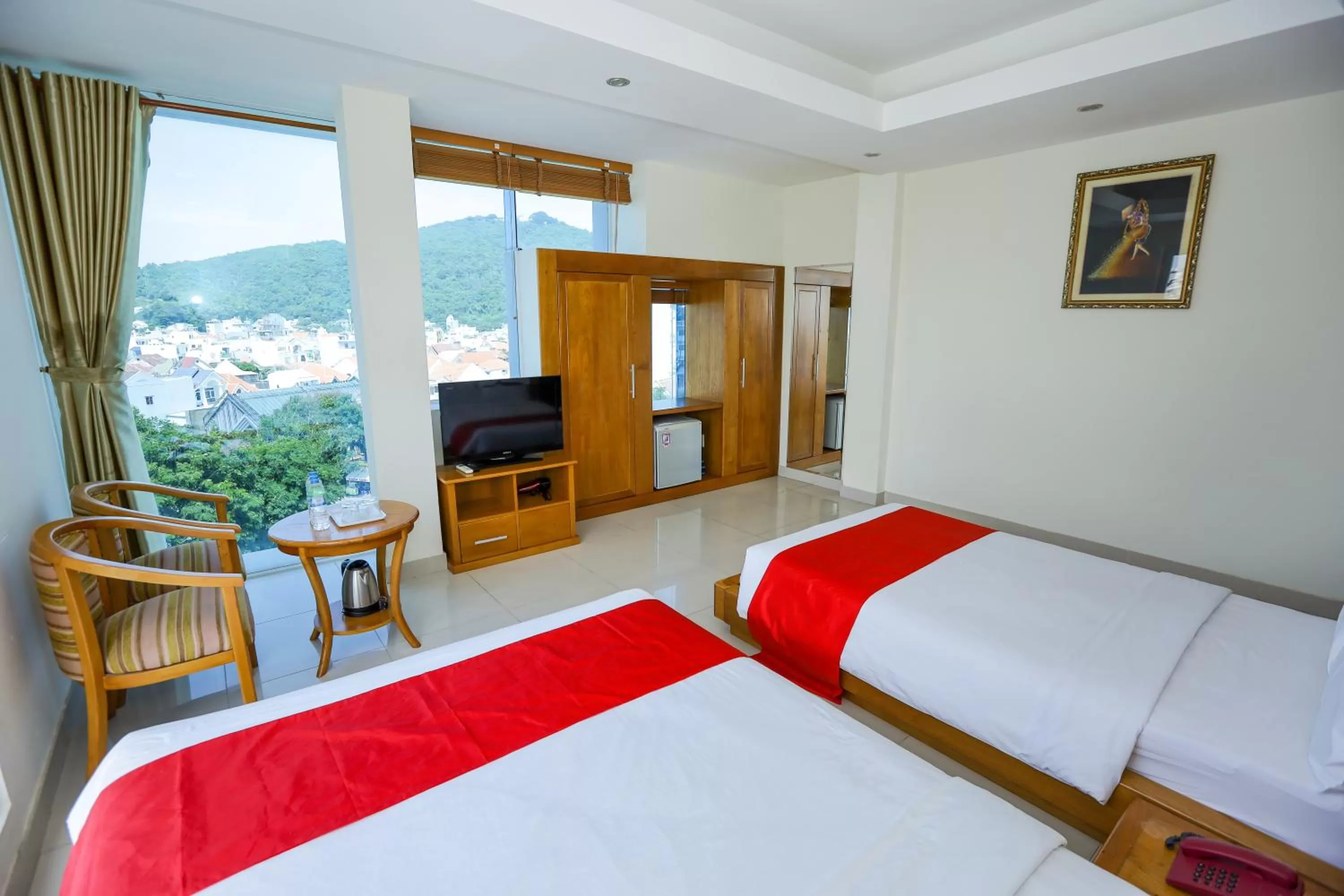 Bed in CAROLINE SEA HOTEL