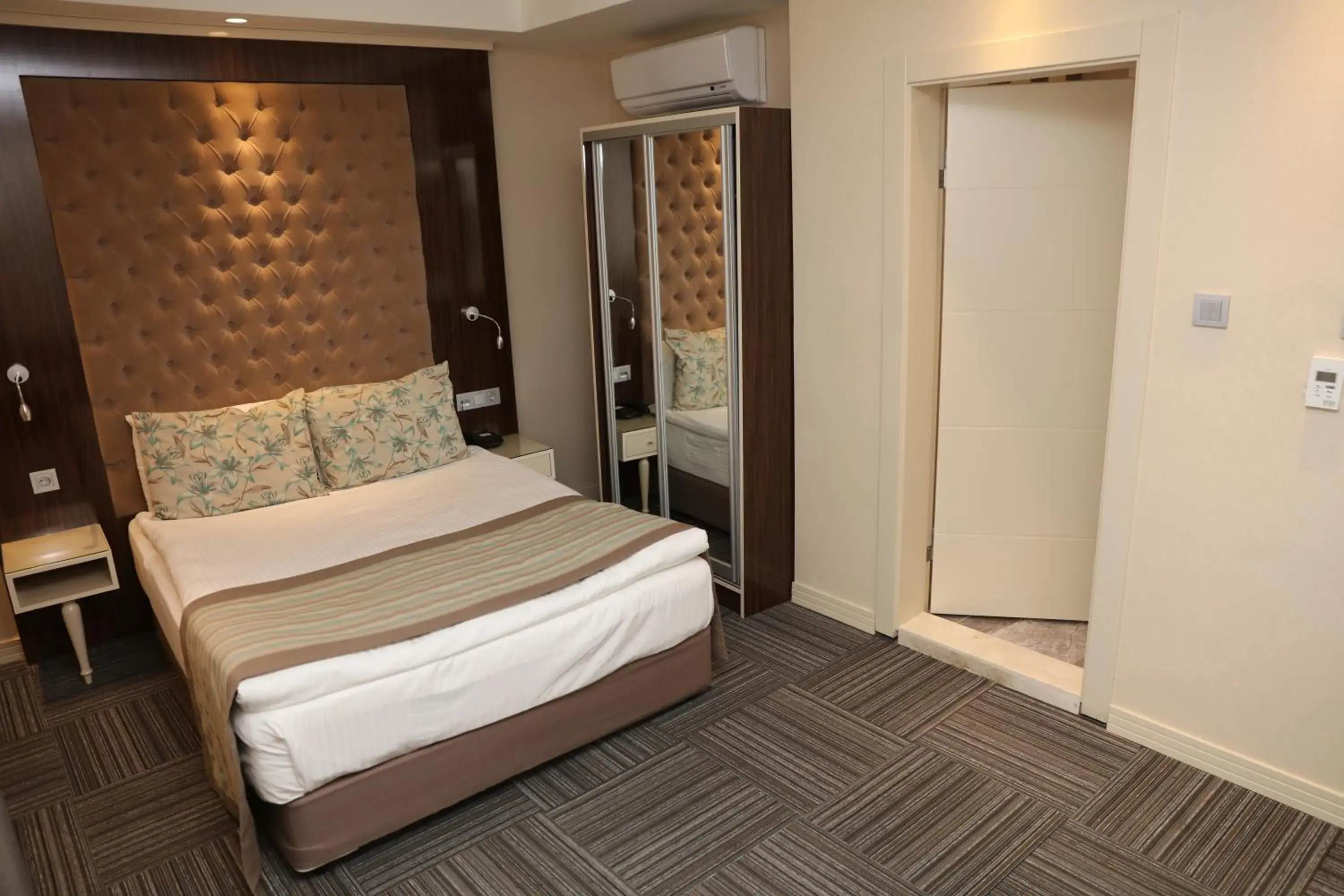 Photo of the whole room, Bed in Ankara Gold Hotel