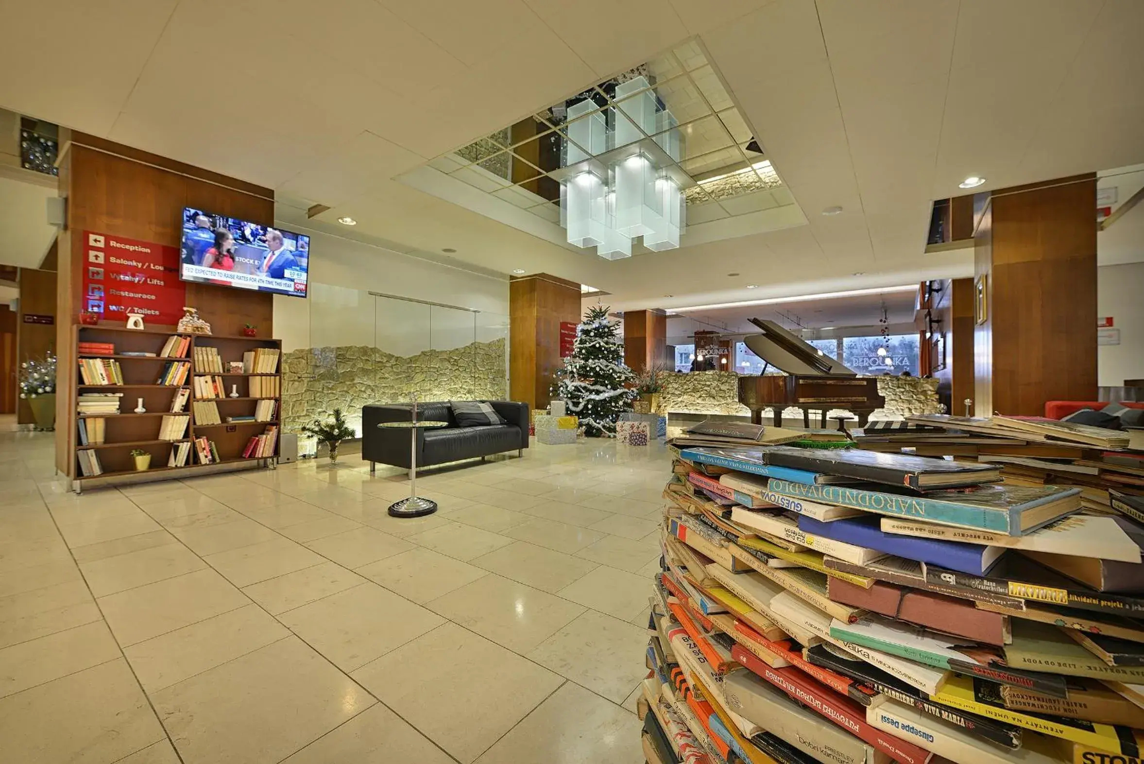 Library, Lobby/Reception in Hotel Grand Litava Beroun