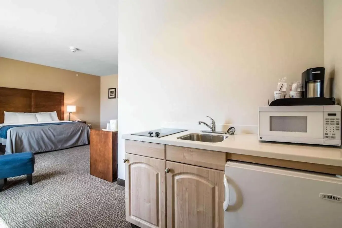 Kitchen/Kitchenette in Comfort Inn Apalachin - Binghamton W Route 17