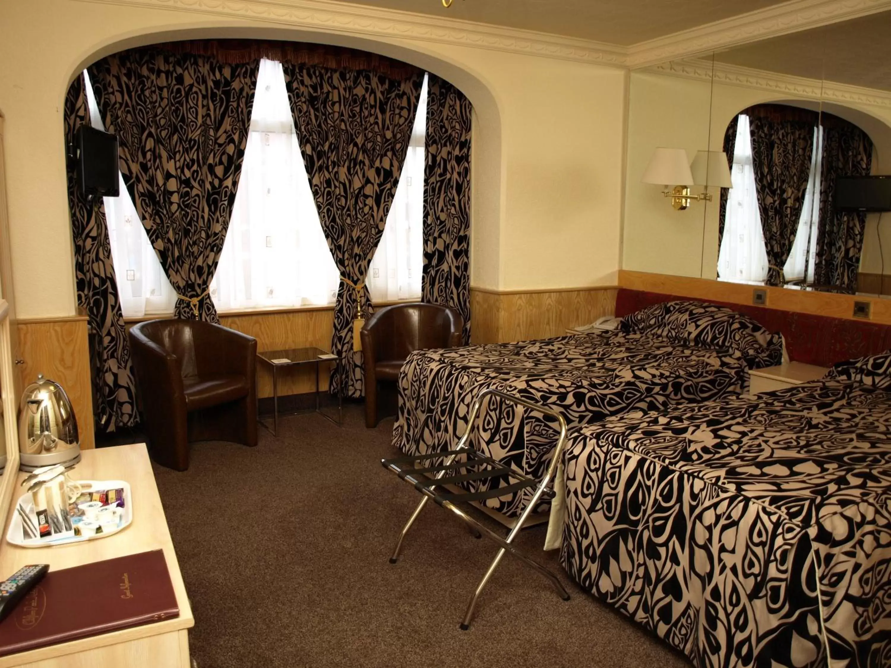 Photo of the whole room, Bed in Clifton Park Hotel - Exclusive to Adults