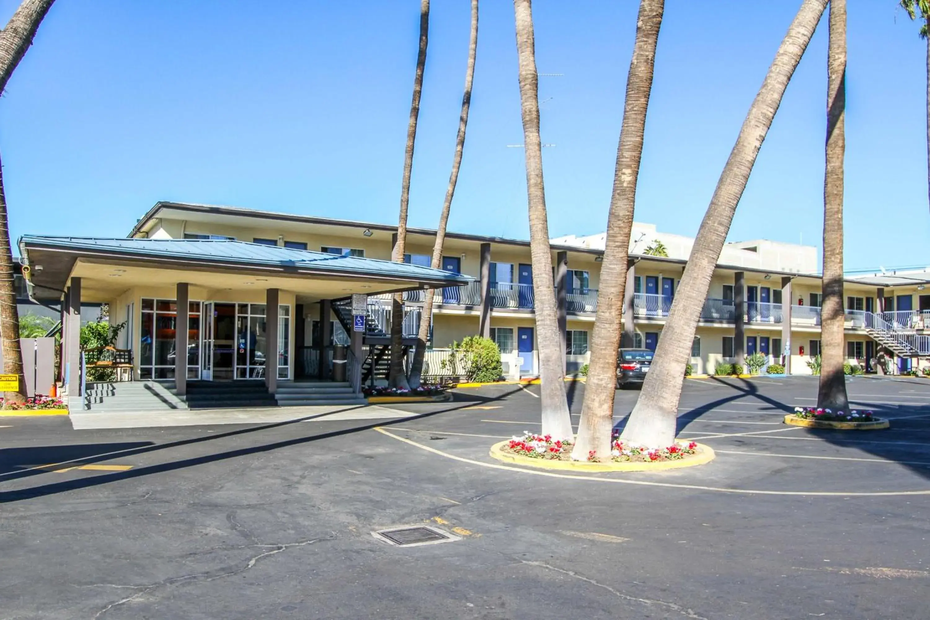 Property Building in Motel 6 San Diego Airport/Harbor