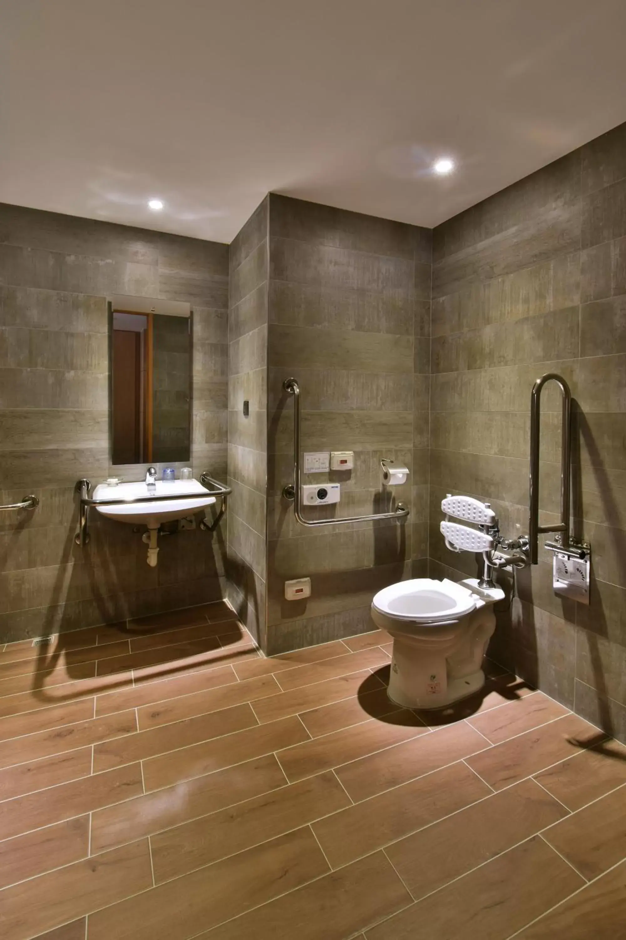Shower, Bathroom in Hotel R14
