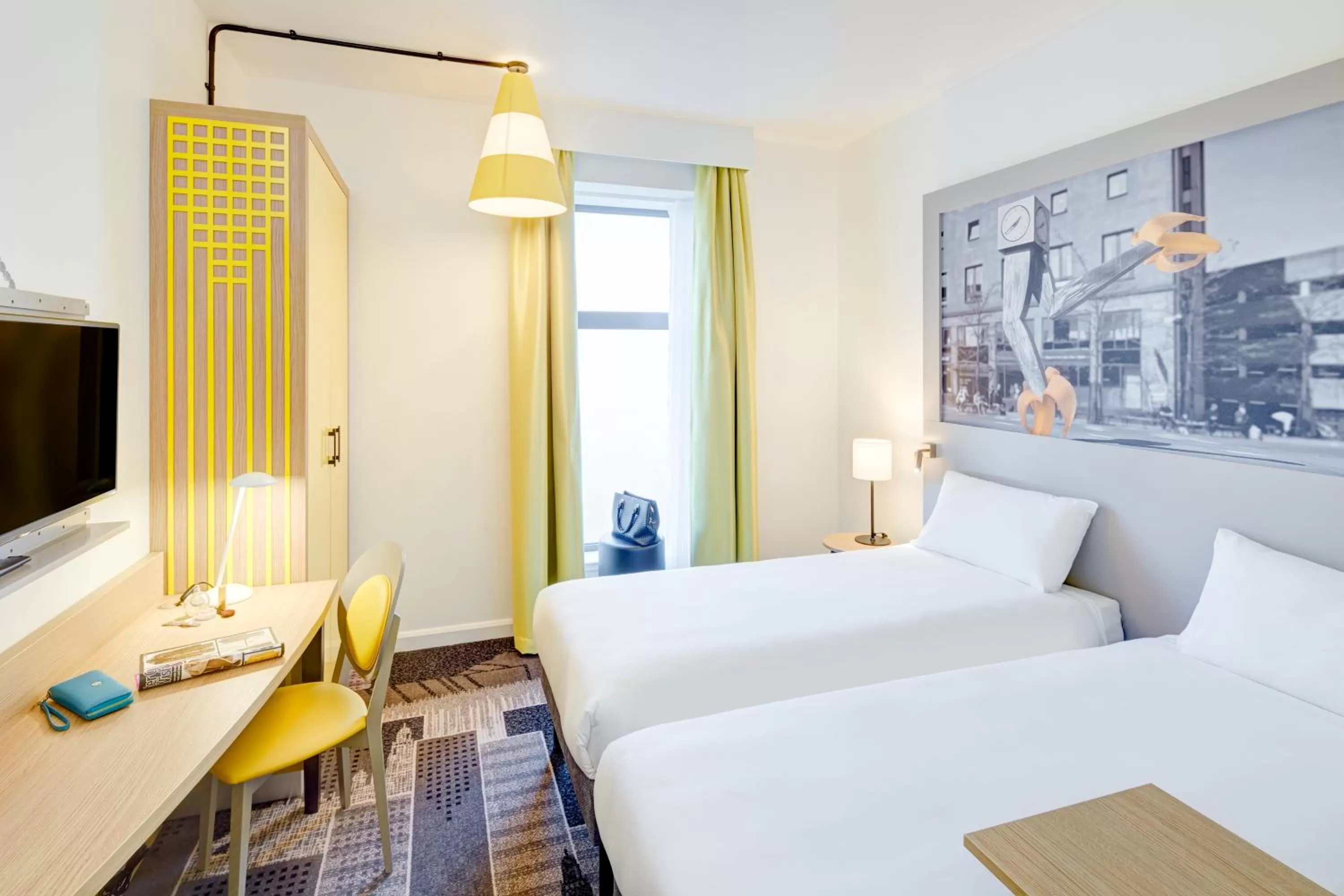 Photo of the whole room, Bed in ibis Styles Glasgow Centre George Square