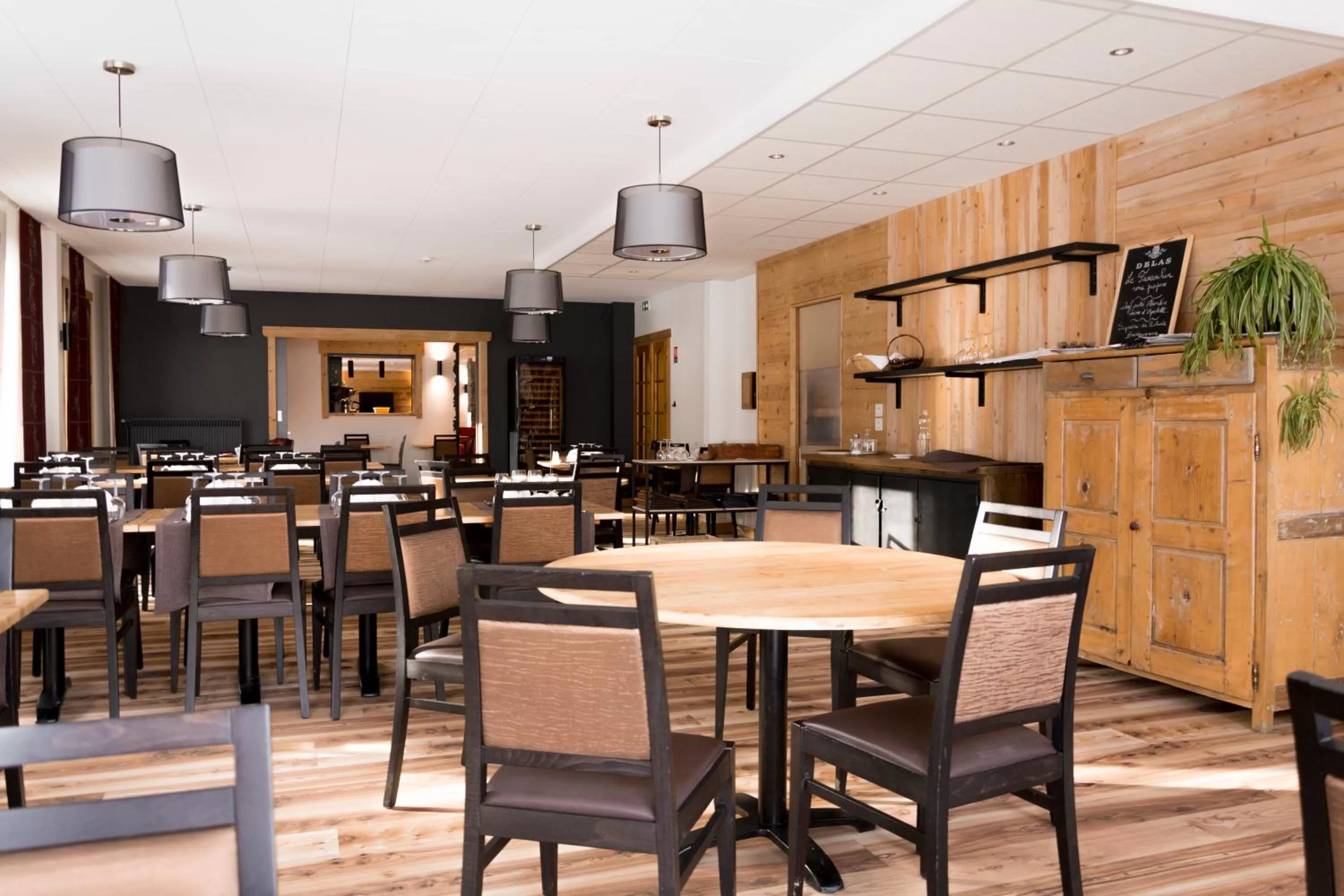 Restaurant/places to eat in Hotel Le Faranchin