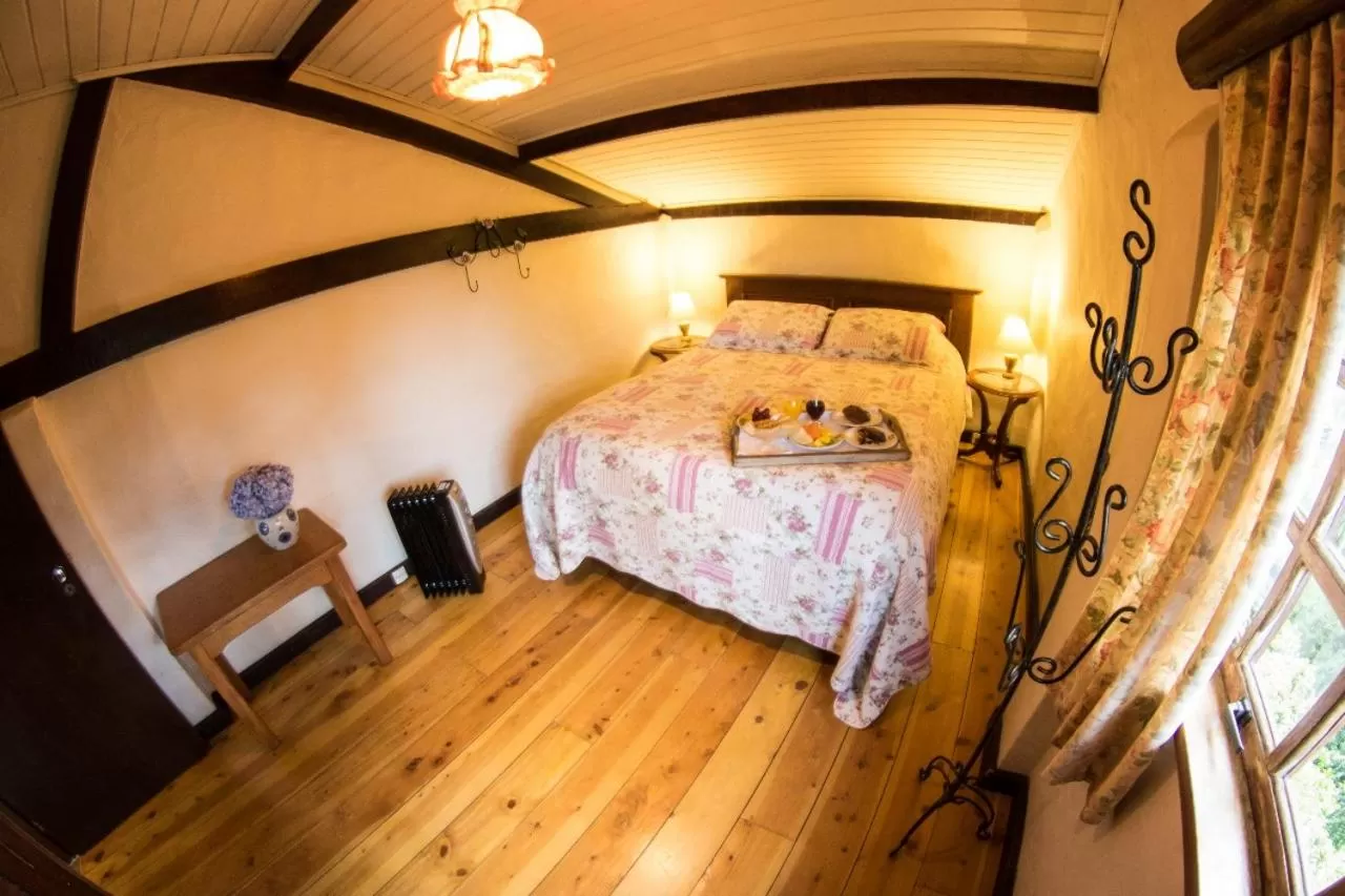 Bed in Hotel Meissner Hof