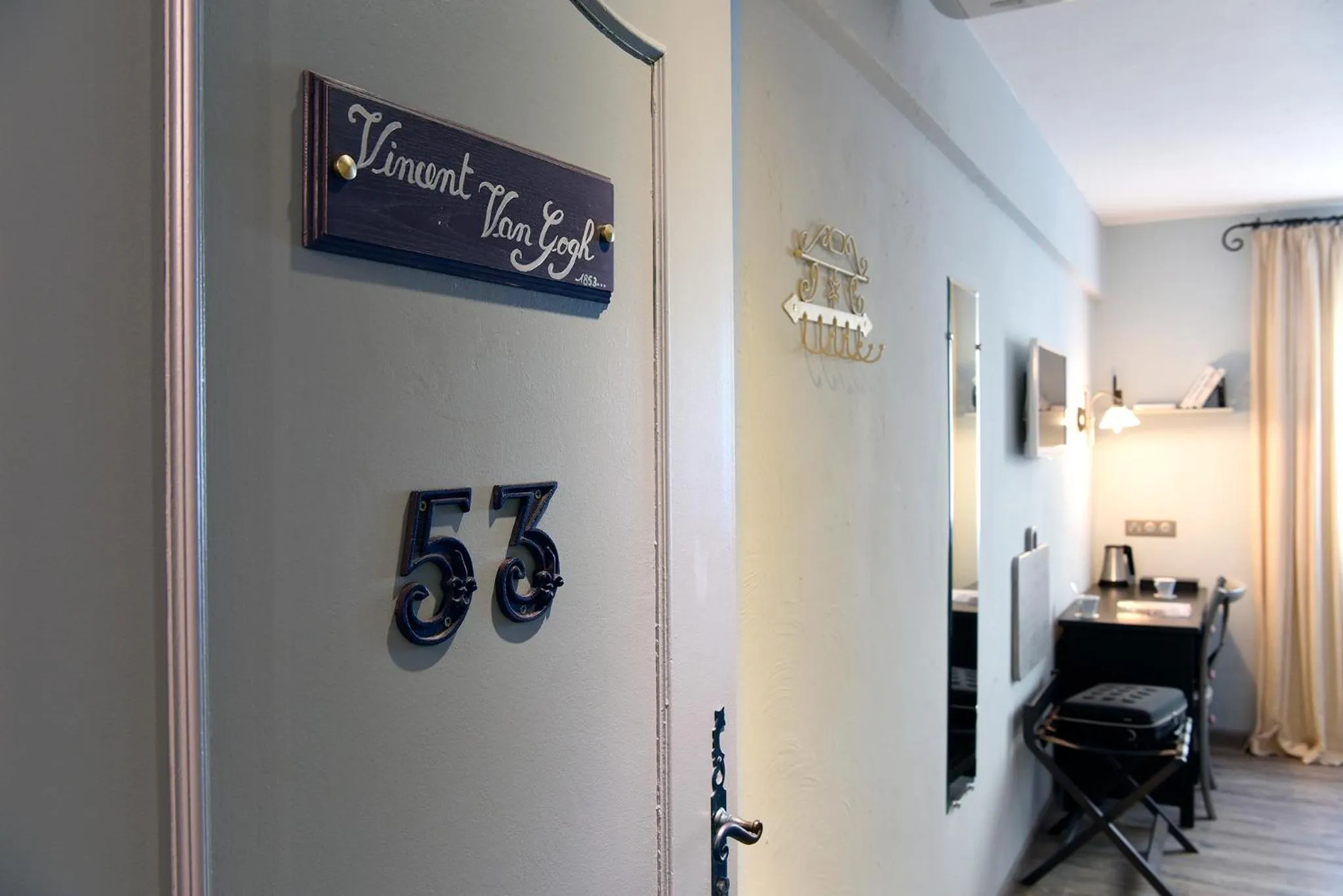Bedroom in The Originals Boutique, Hôtel du Parc, Cavaillon