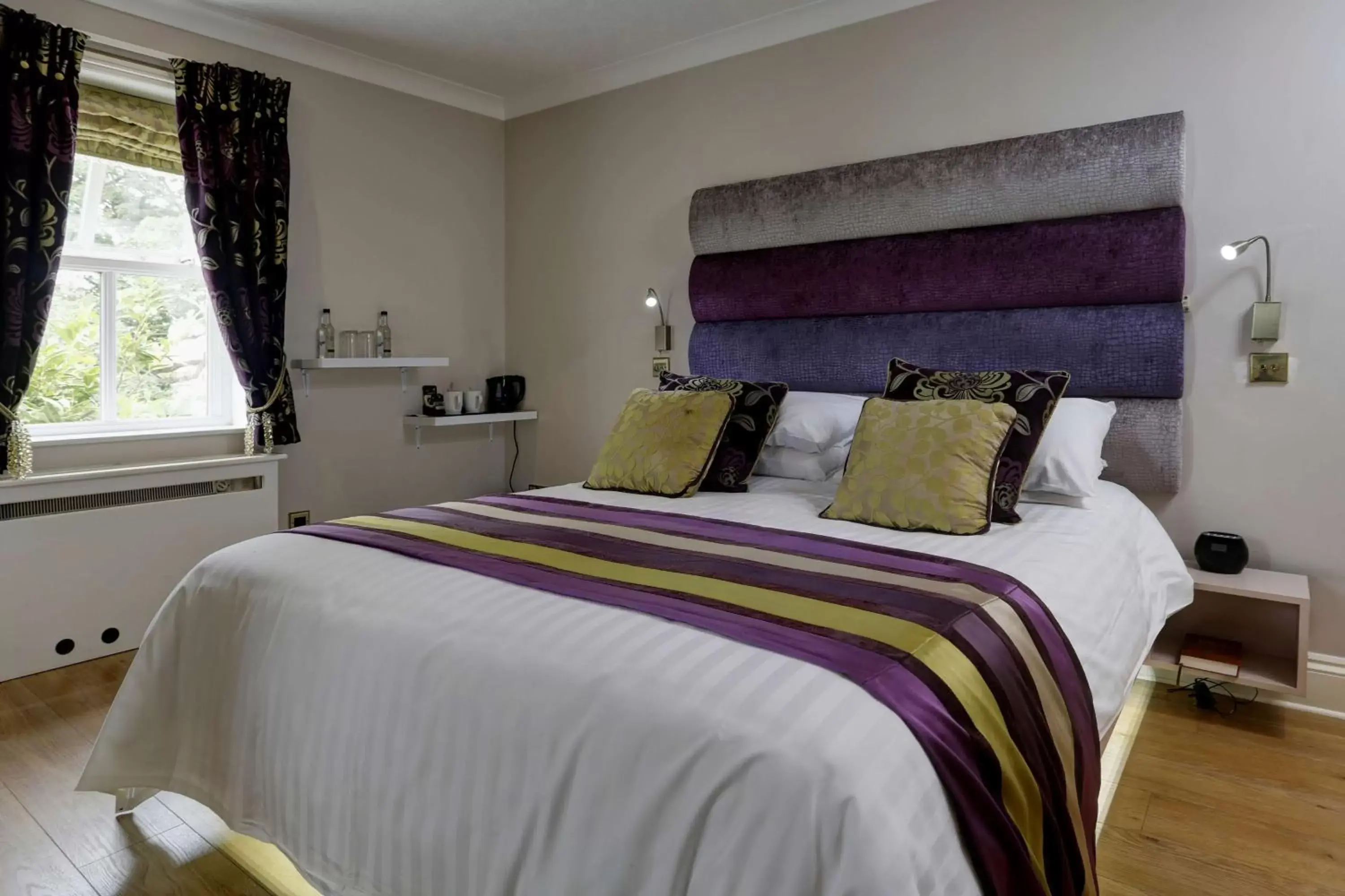 Photo of the whole room, Bed in The Vine Hotel, Skegness