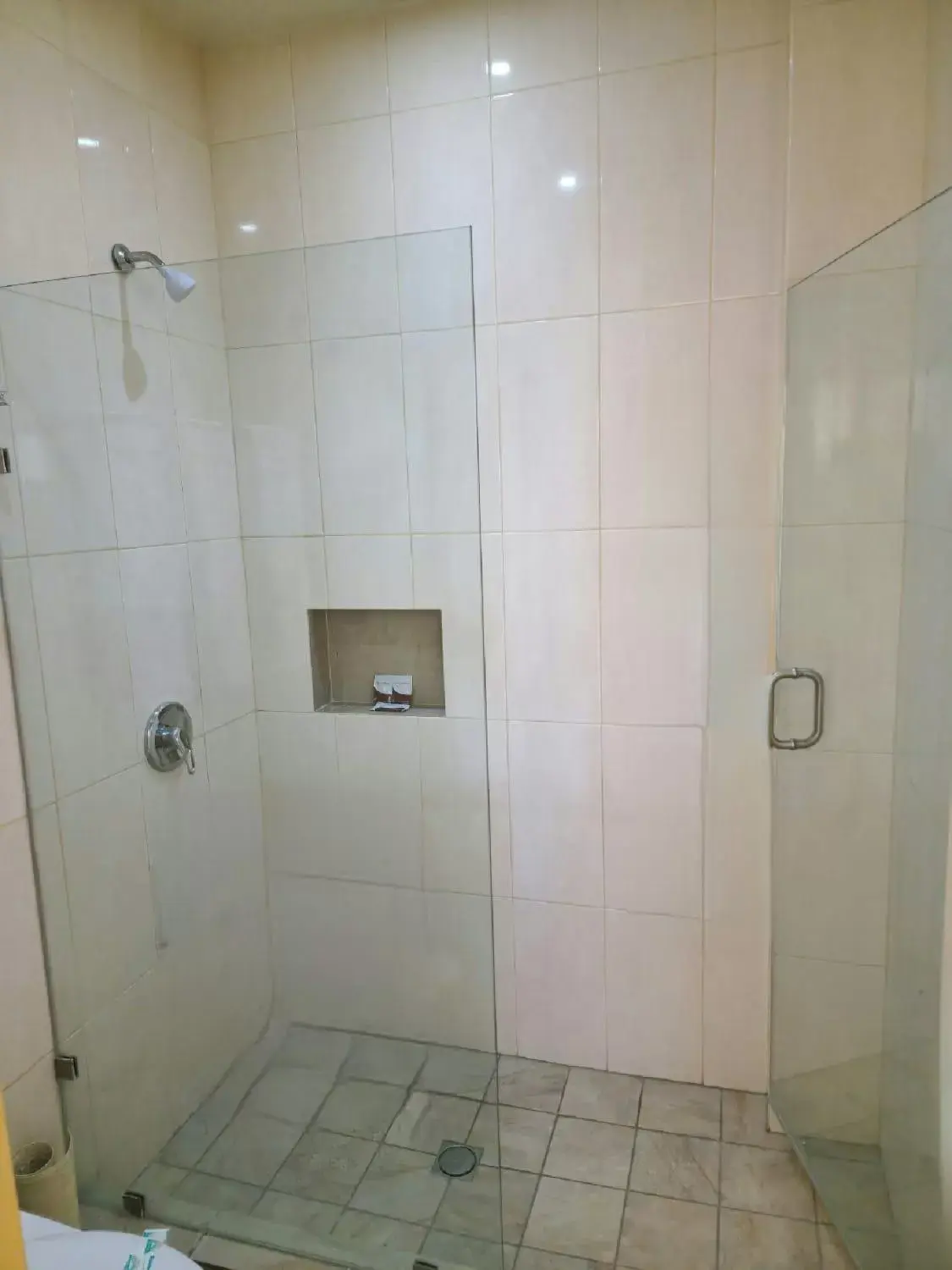 Shower, Bathroom in Hotel Paraiso Las Palmas