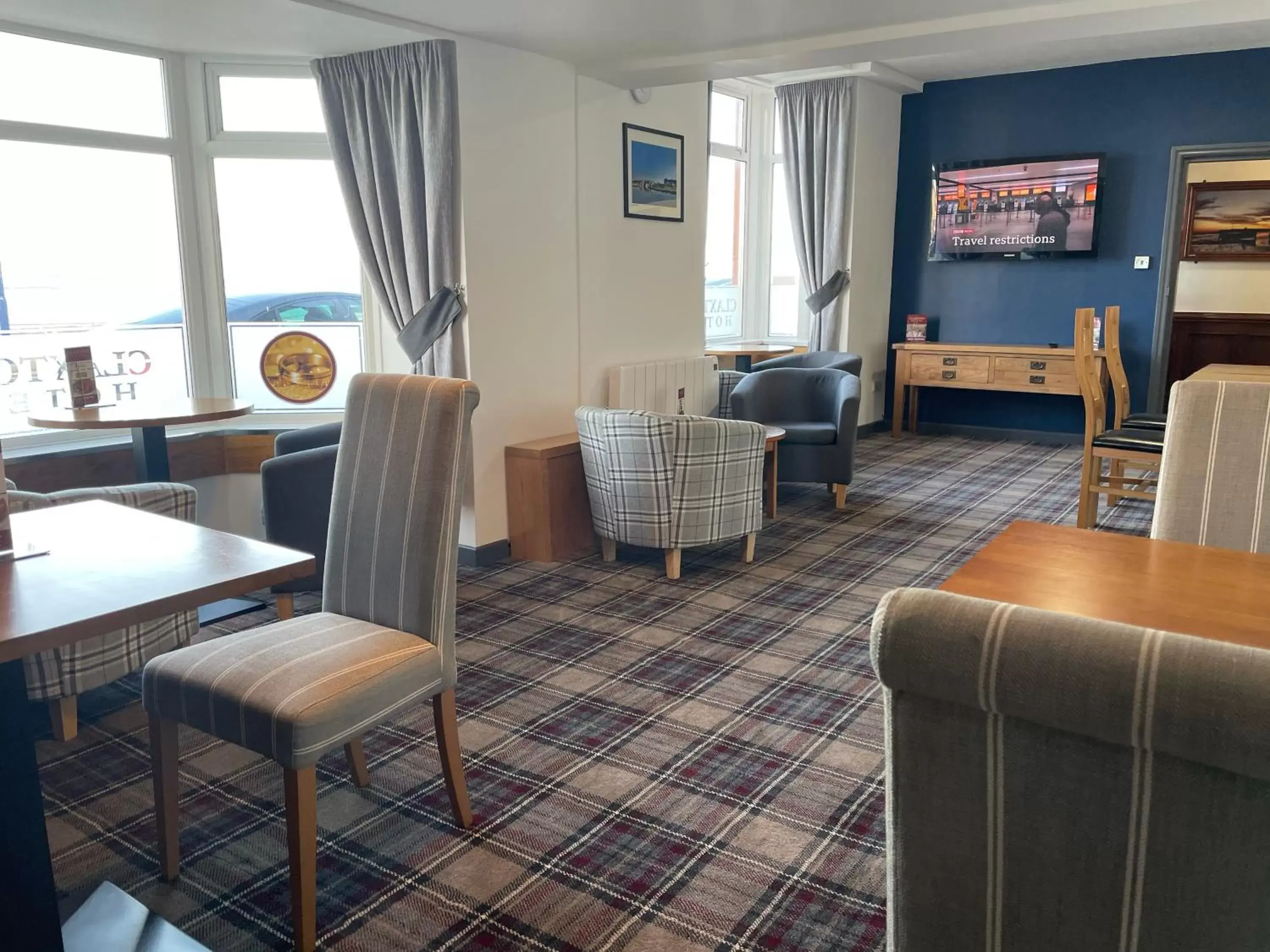 Lounge or bar, Seating Area in Claxton Hotel