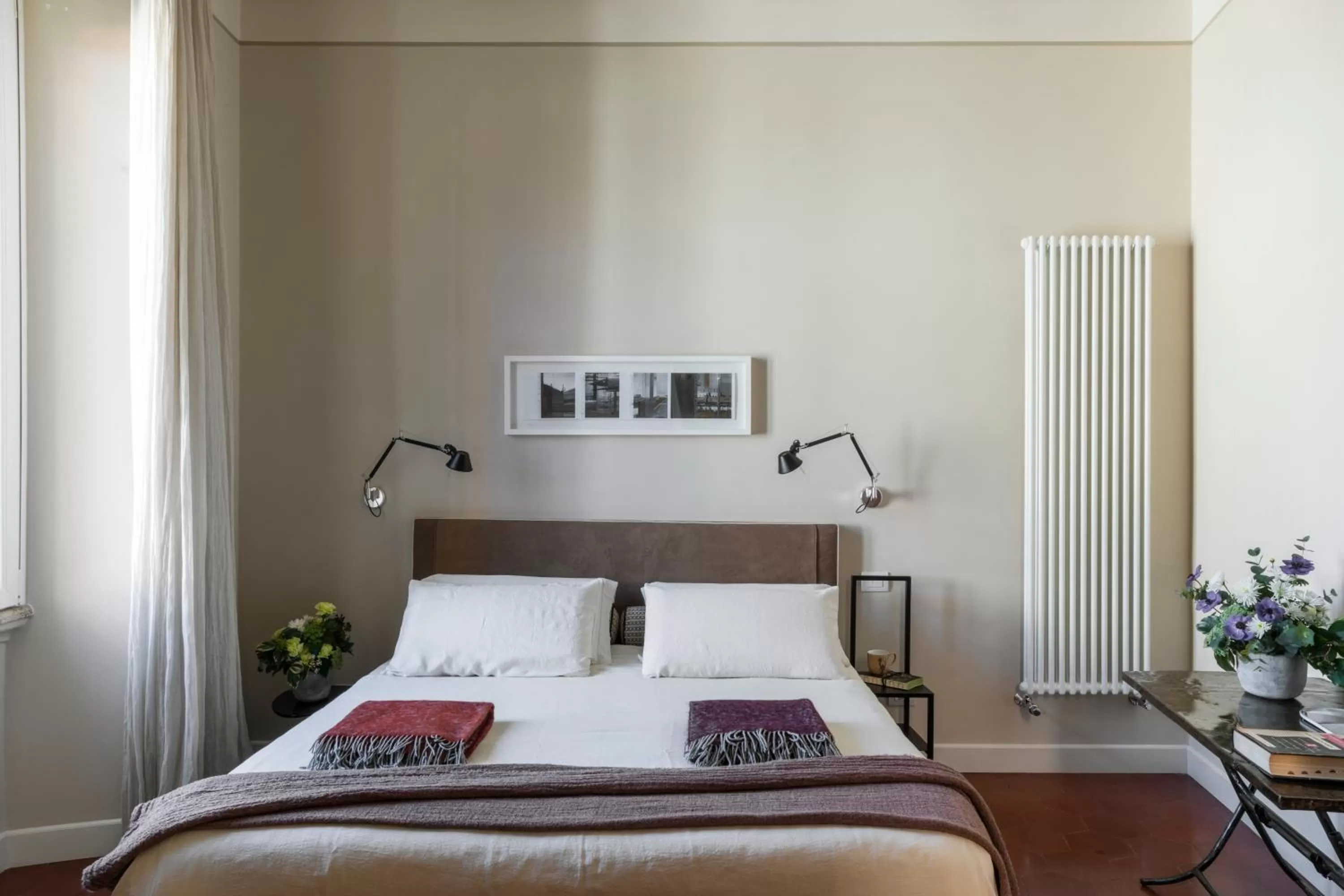 Photo of the whole room, Bed in MyNavona