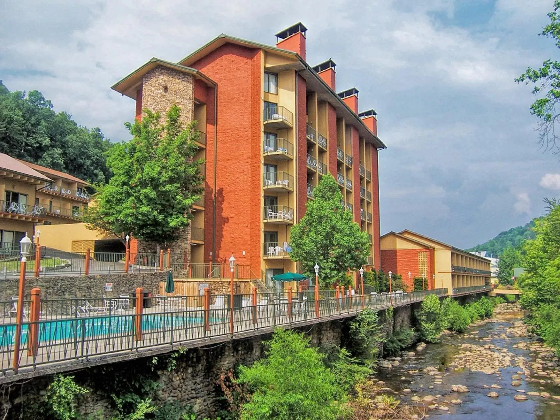 Facade/entrance, Property Building in River Terrace Resort & Convention Center