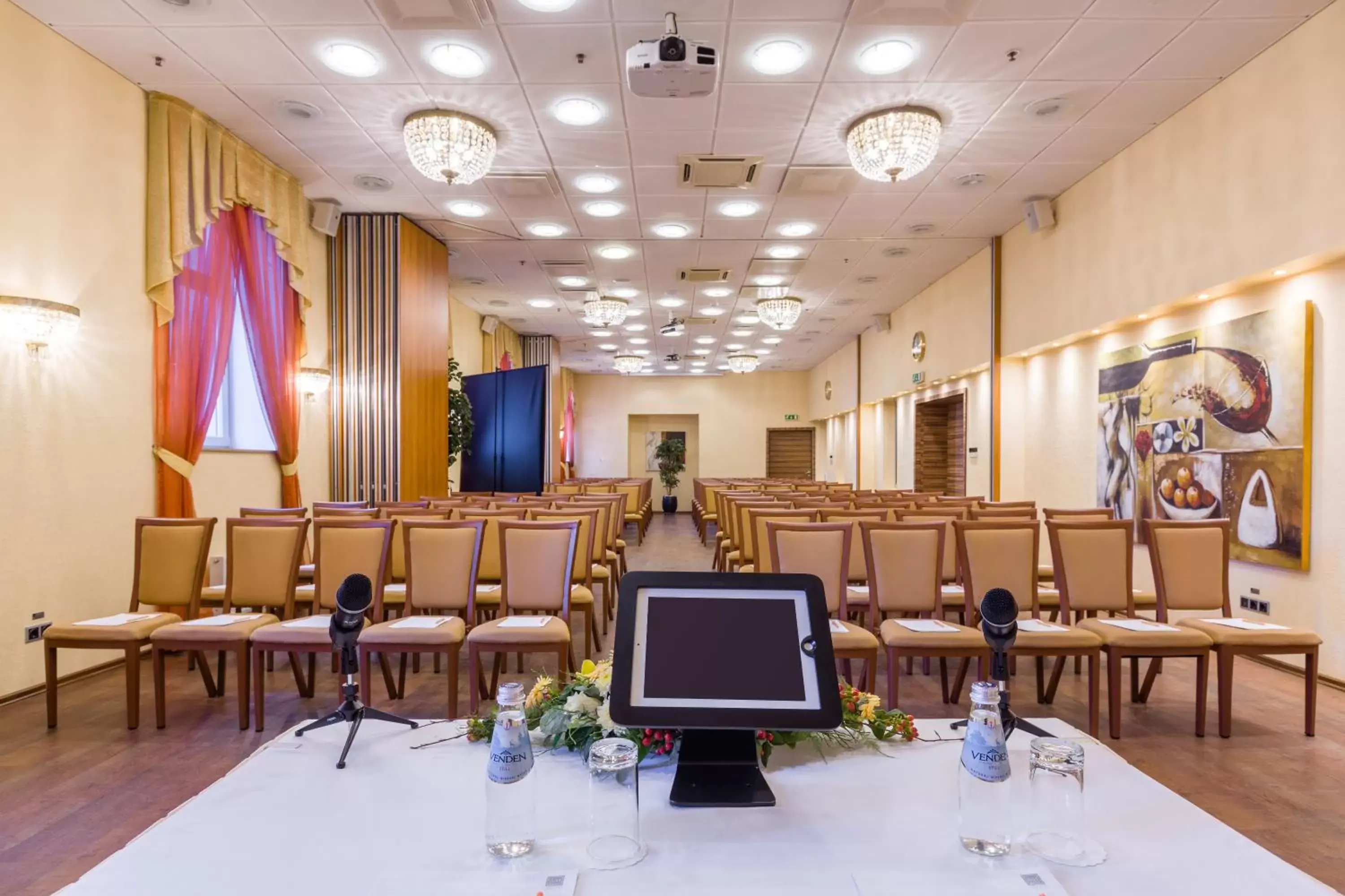 Meeting/conference room in Avalon Hotel & Conferences