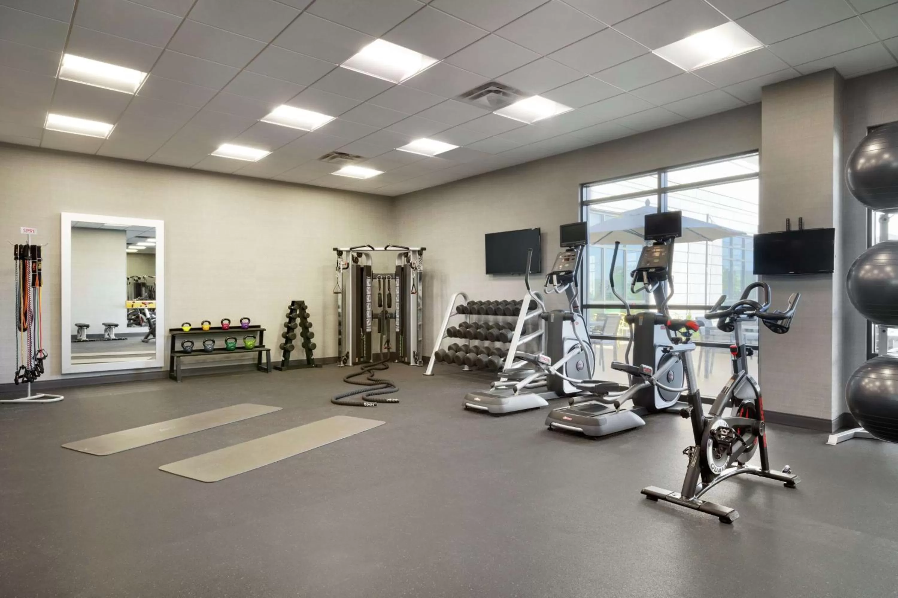 Fitness centre/facilities in Tru by Hilton Albany Crossgates Mall