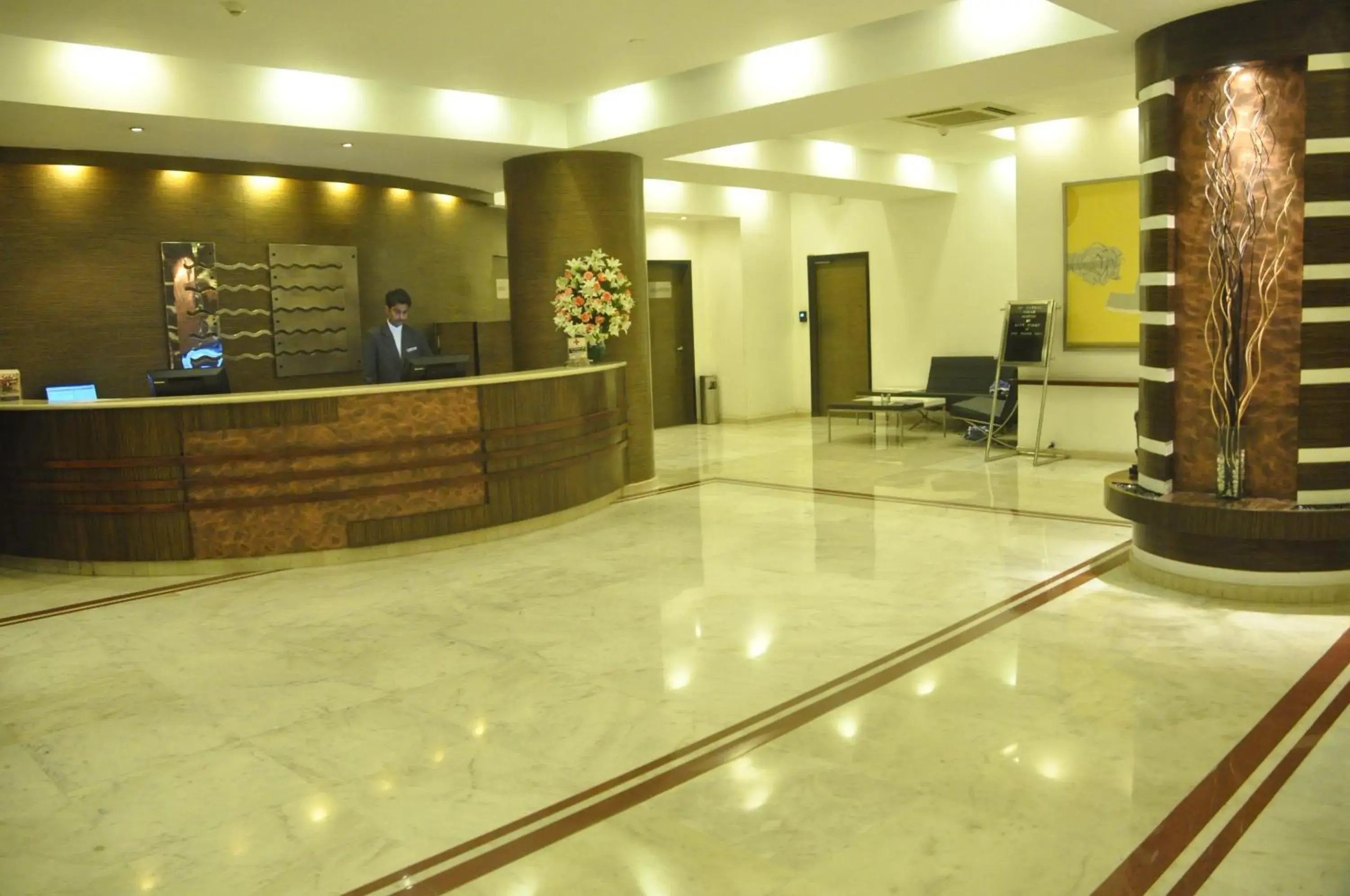 Lobby or reception, Lobby/Reception in The Hans, New Delhi