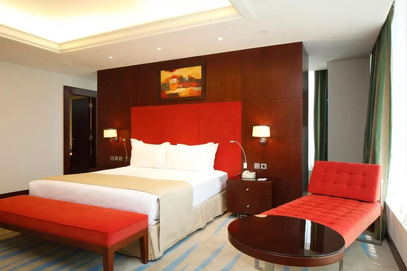 Living room, Bed in Holiday Inn Olaya, an IHG Hotel