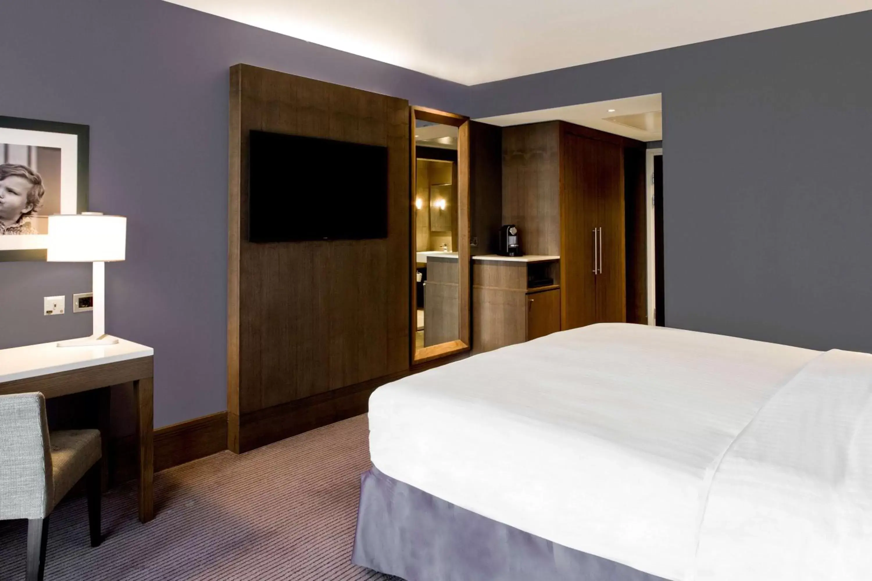 Bed in Radisson Blu Manchester Airport