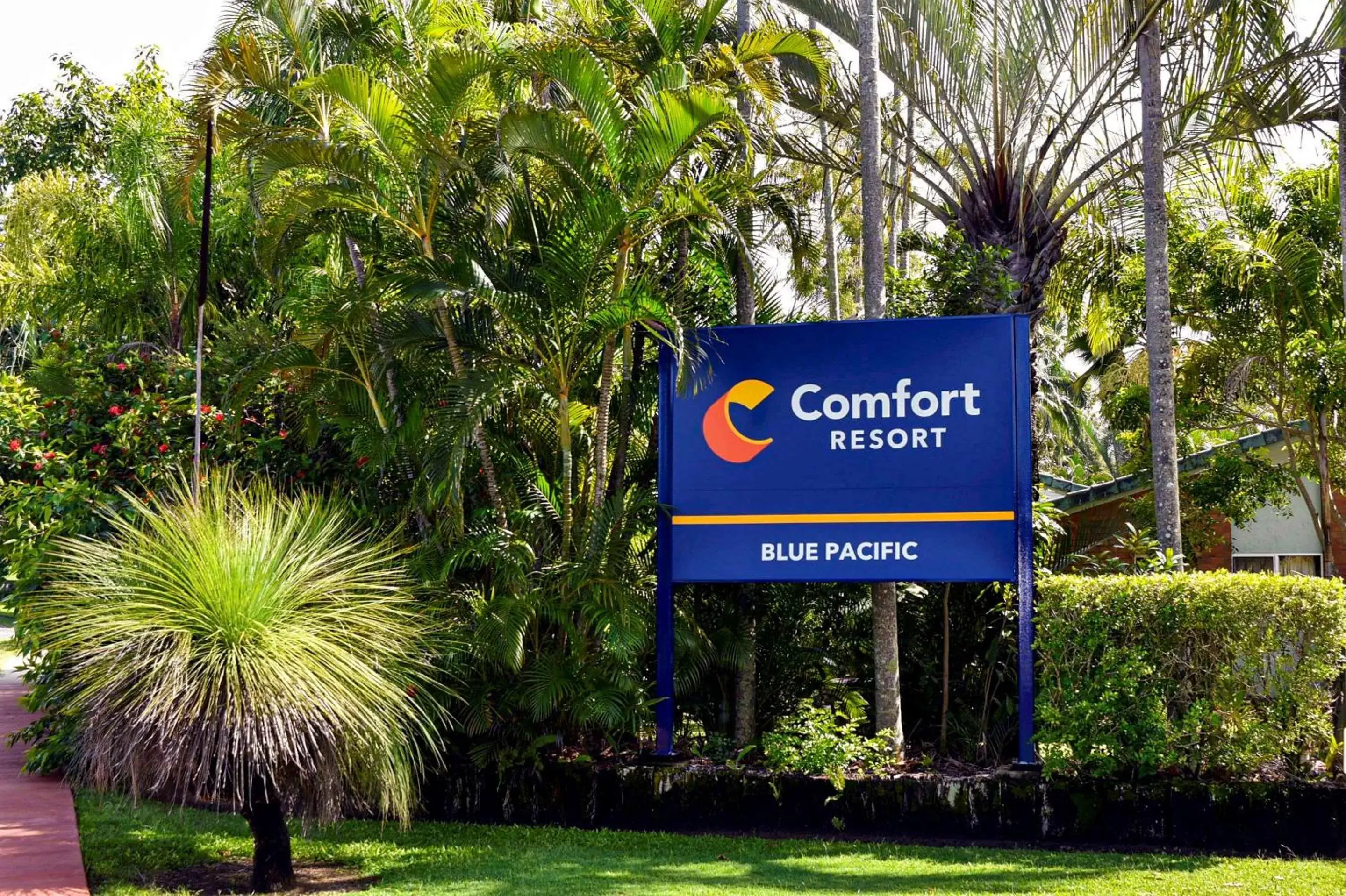 Property building in Comfort Resort Blue Pacific