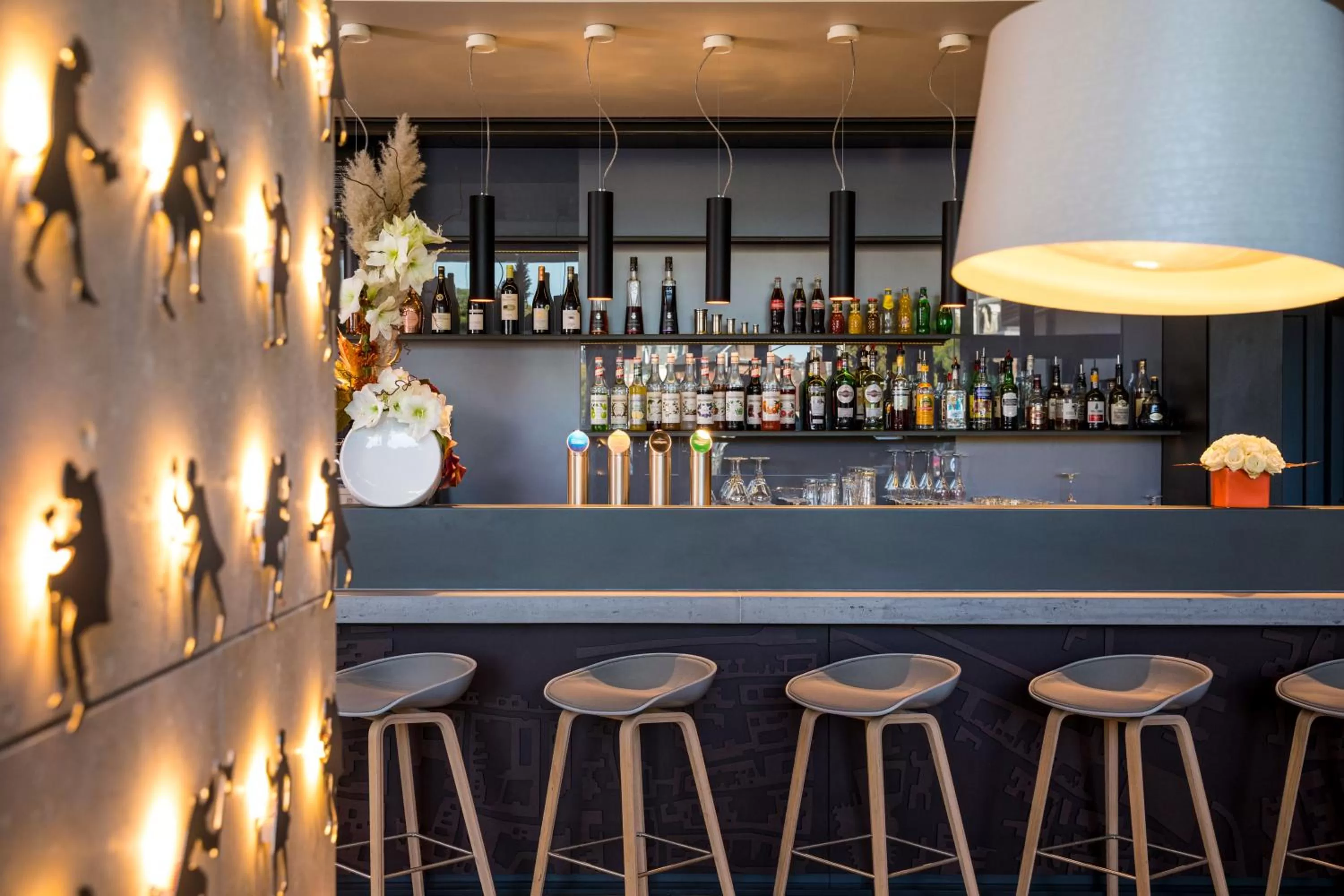 Lounge or bar in Mercure Beauvais Centre Cathédrale