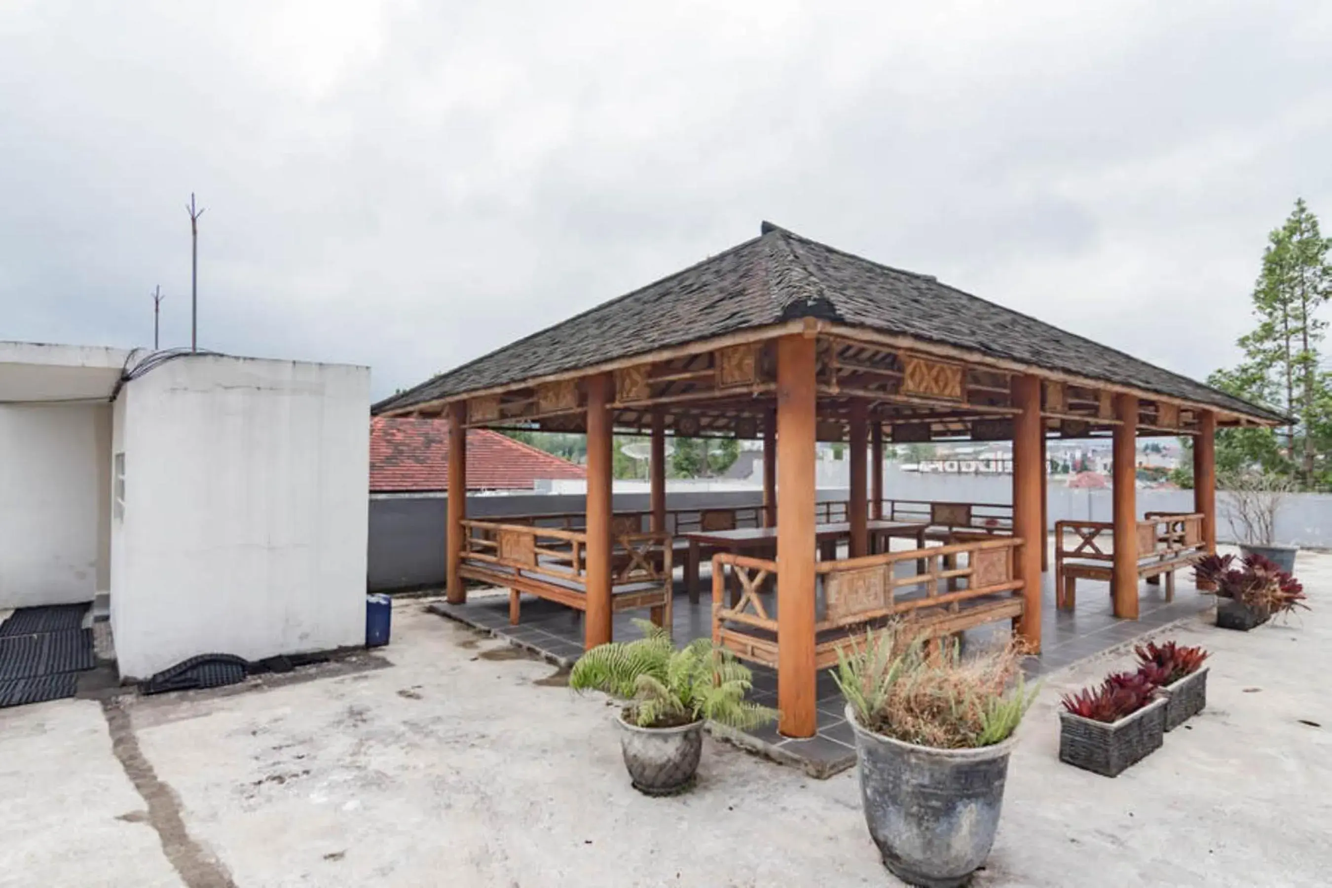 Banquet/Function facilities in RedDoorz near Lembang Park & Zoo 2