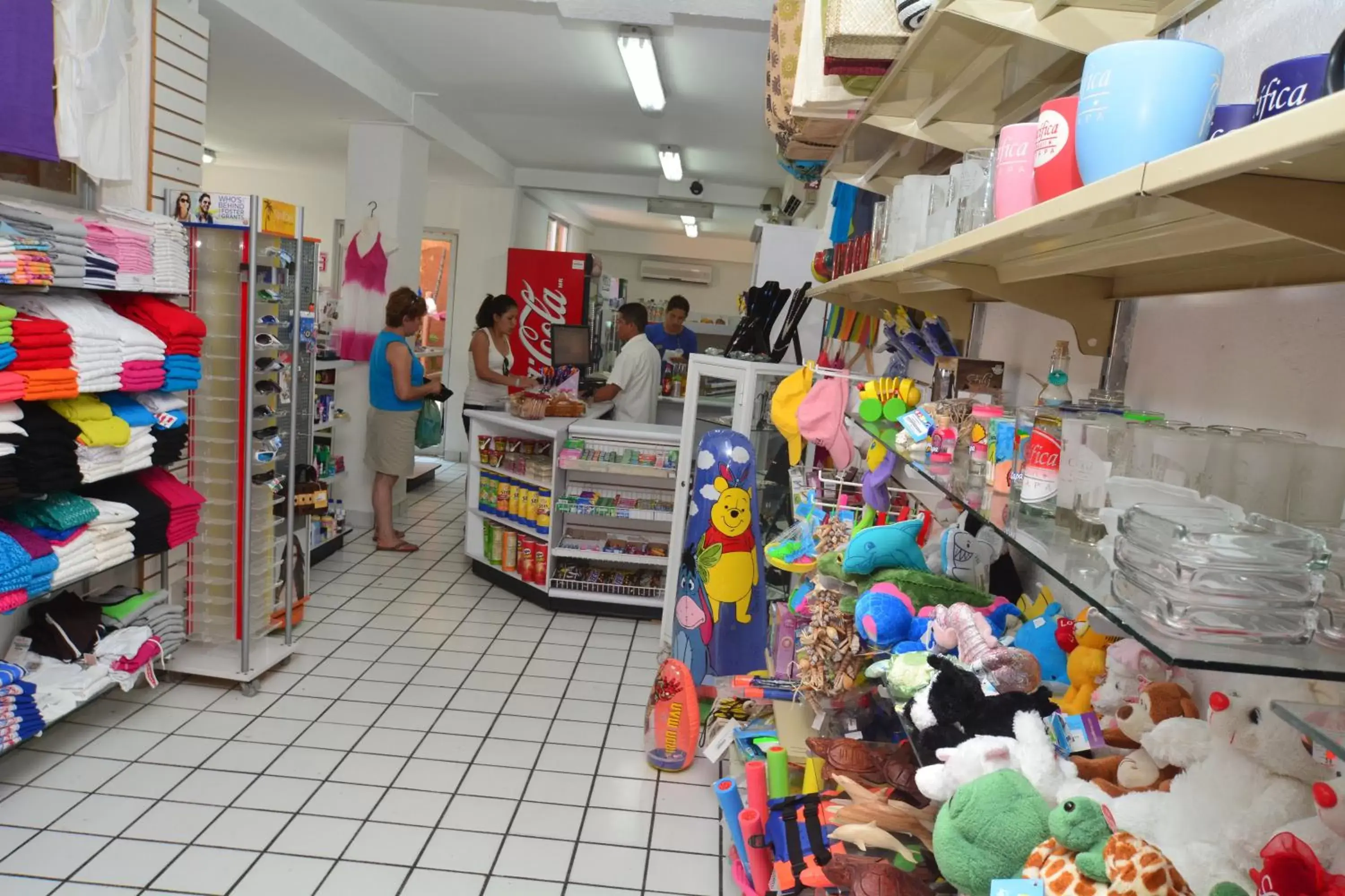 On-site shops, Supermarket/Shops in Pacifica Resort Ixtapa