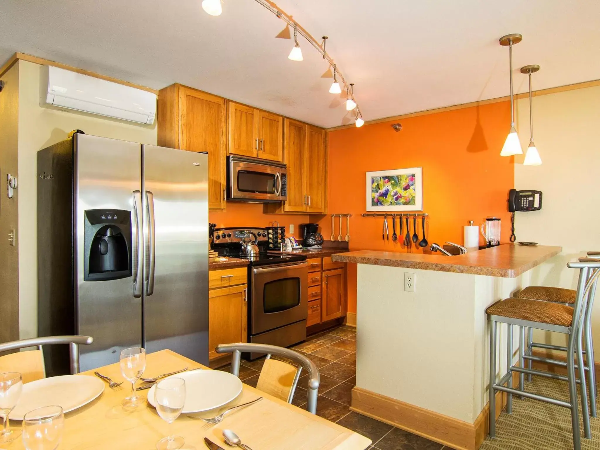 Kitchen or kitchenette, Kitchen/Kitchenette in East Bay Suites