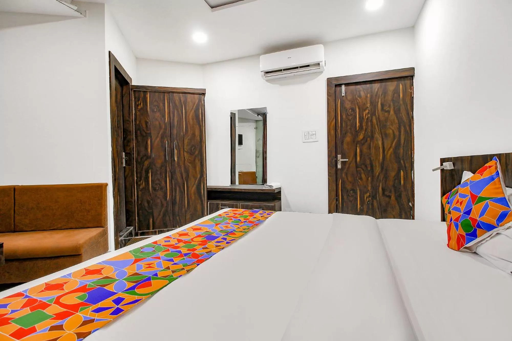 Photo of the whole room, Bed in FabHotel HTC