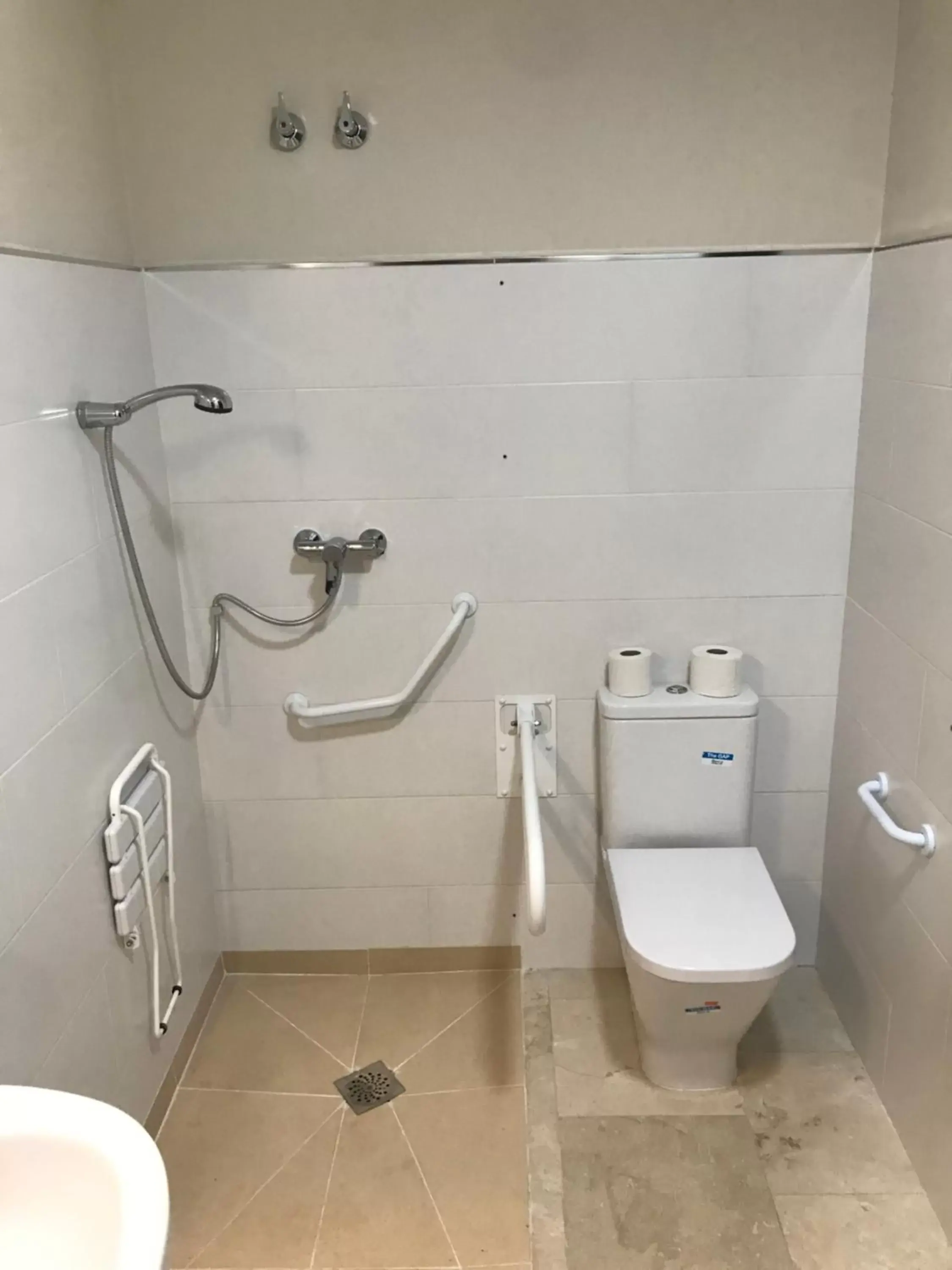 Bathroom in Hotel La Muralla