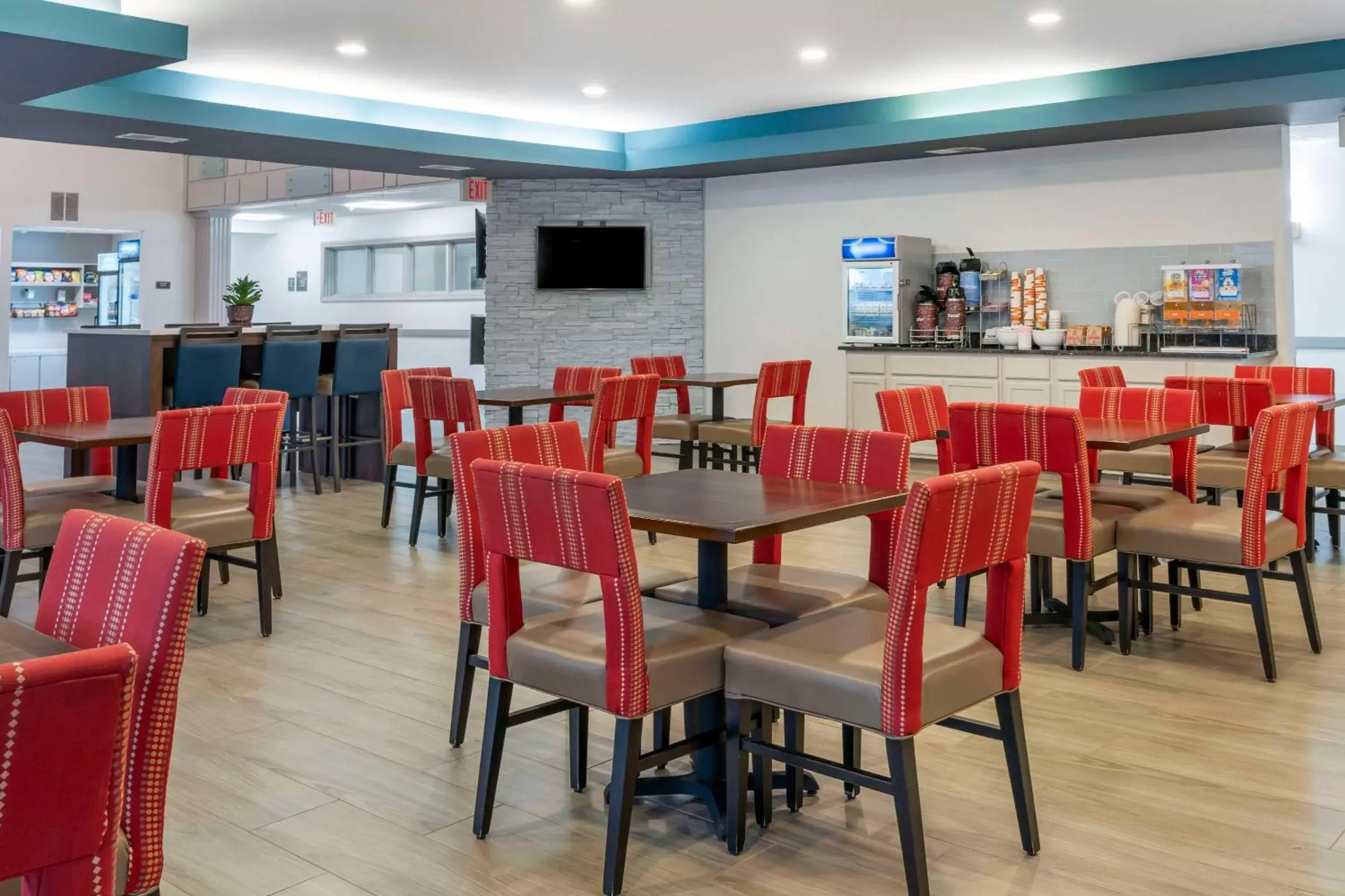 Breakfast in Comfort Suites Breakfast in Comfort Suites