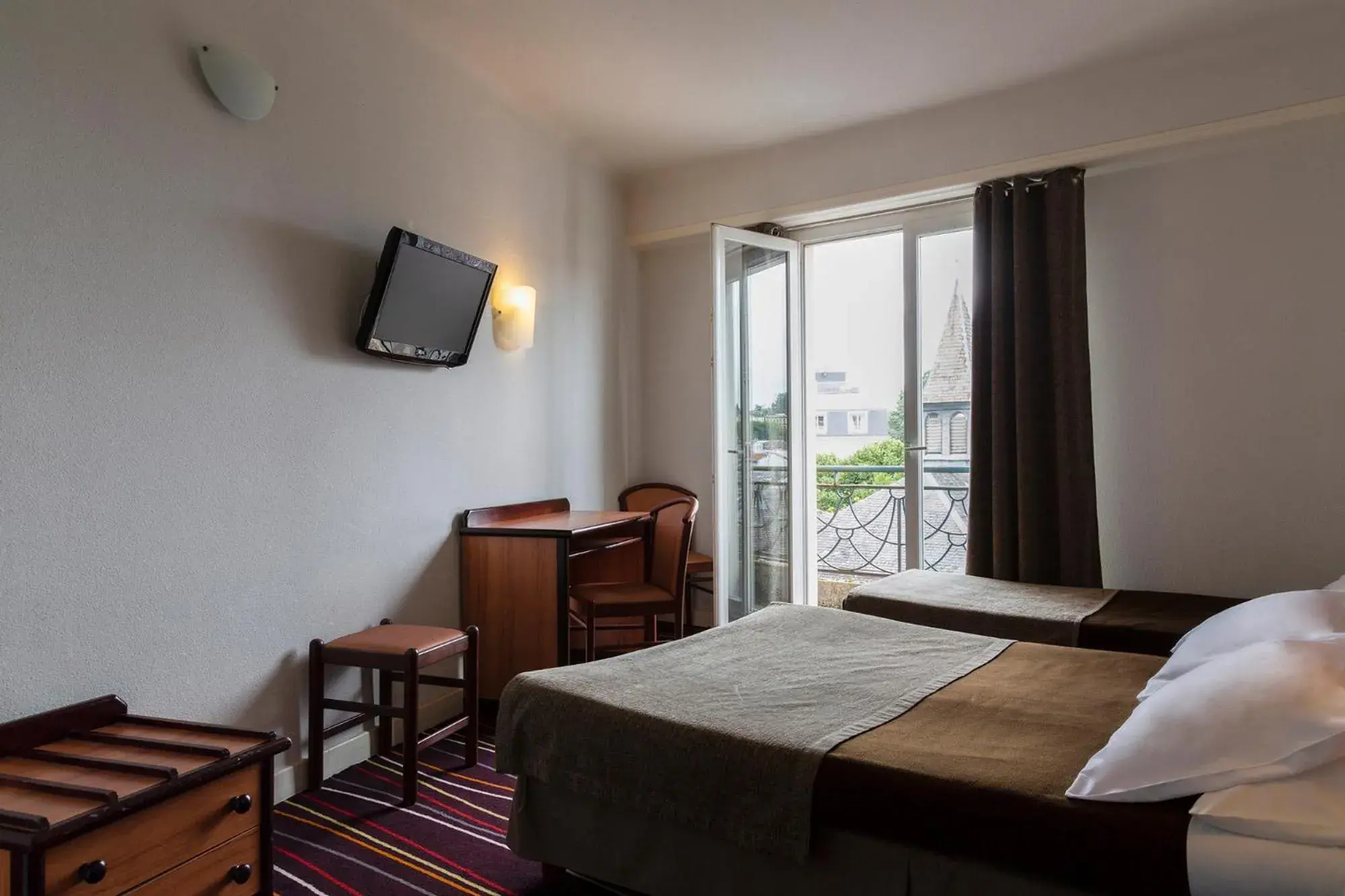 Property building, Bed in Inter Hotel Astoria-Vatican