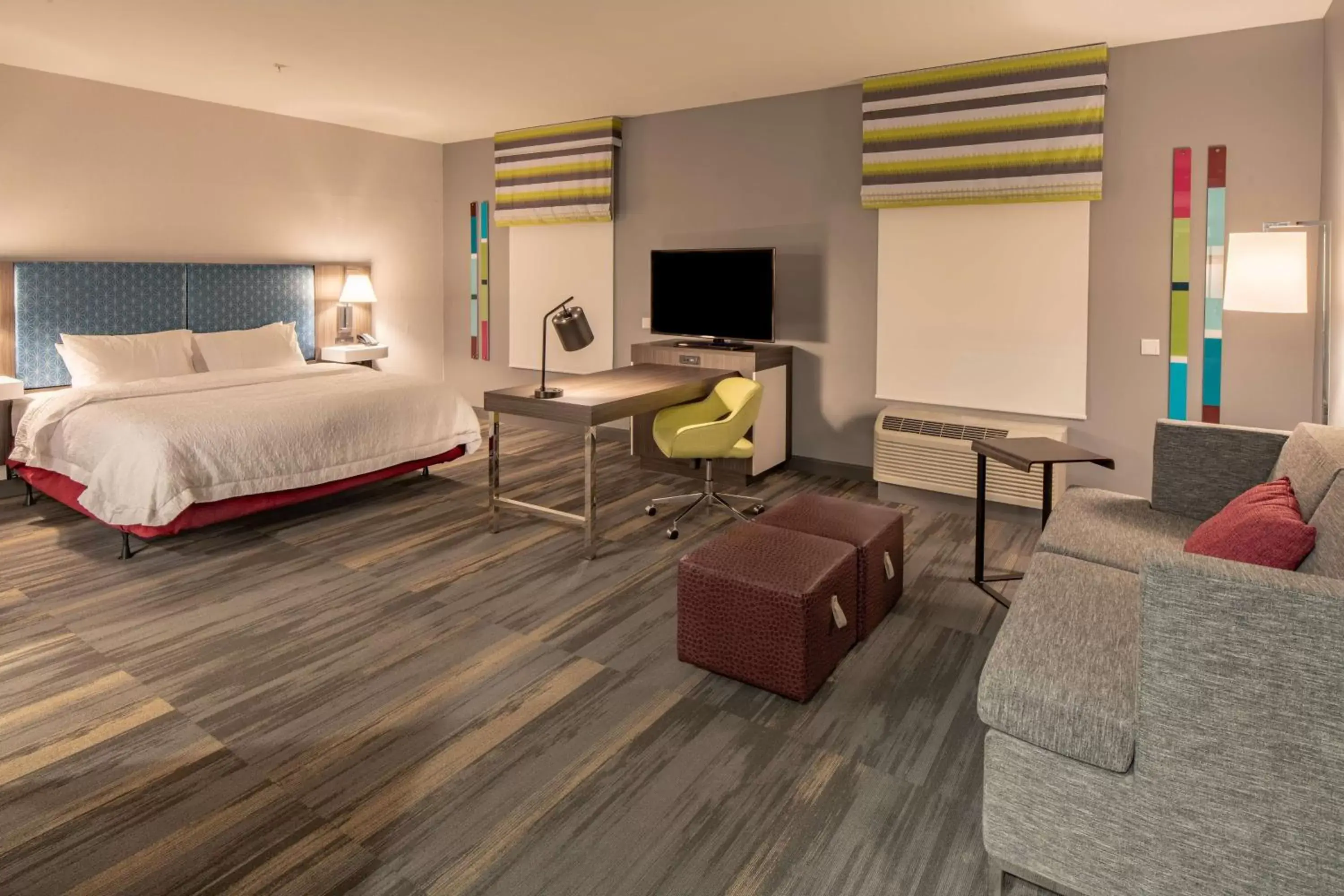 Bedroom, Bed in Hampton Inn & Suites Dallas/Plano Central Bedroom, Bed in Hampton Inn & Suites Dallas/Plano Central