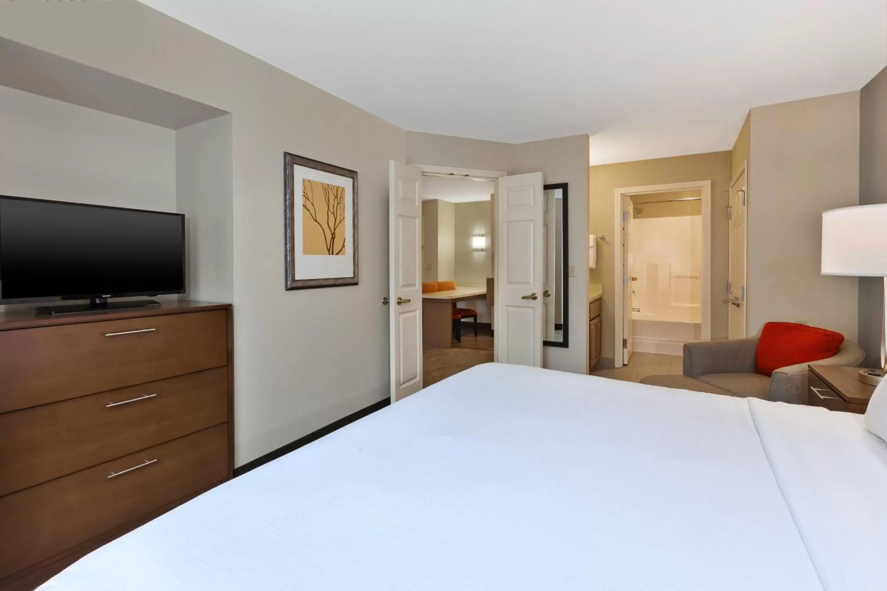 Bathroom, Bed in Staybridge Suites Kalamazoo, an IHG Hotel